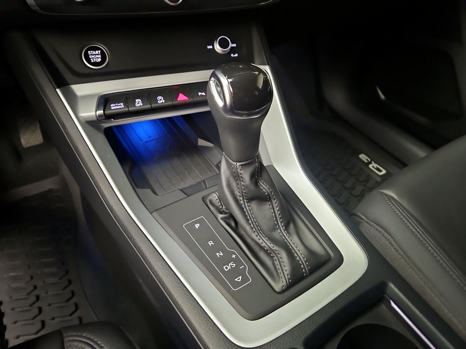 Thumbnail: 2021 Audi Q3 - 16