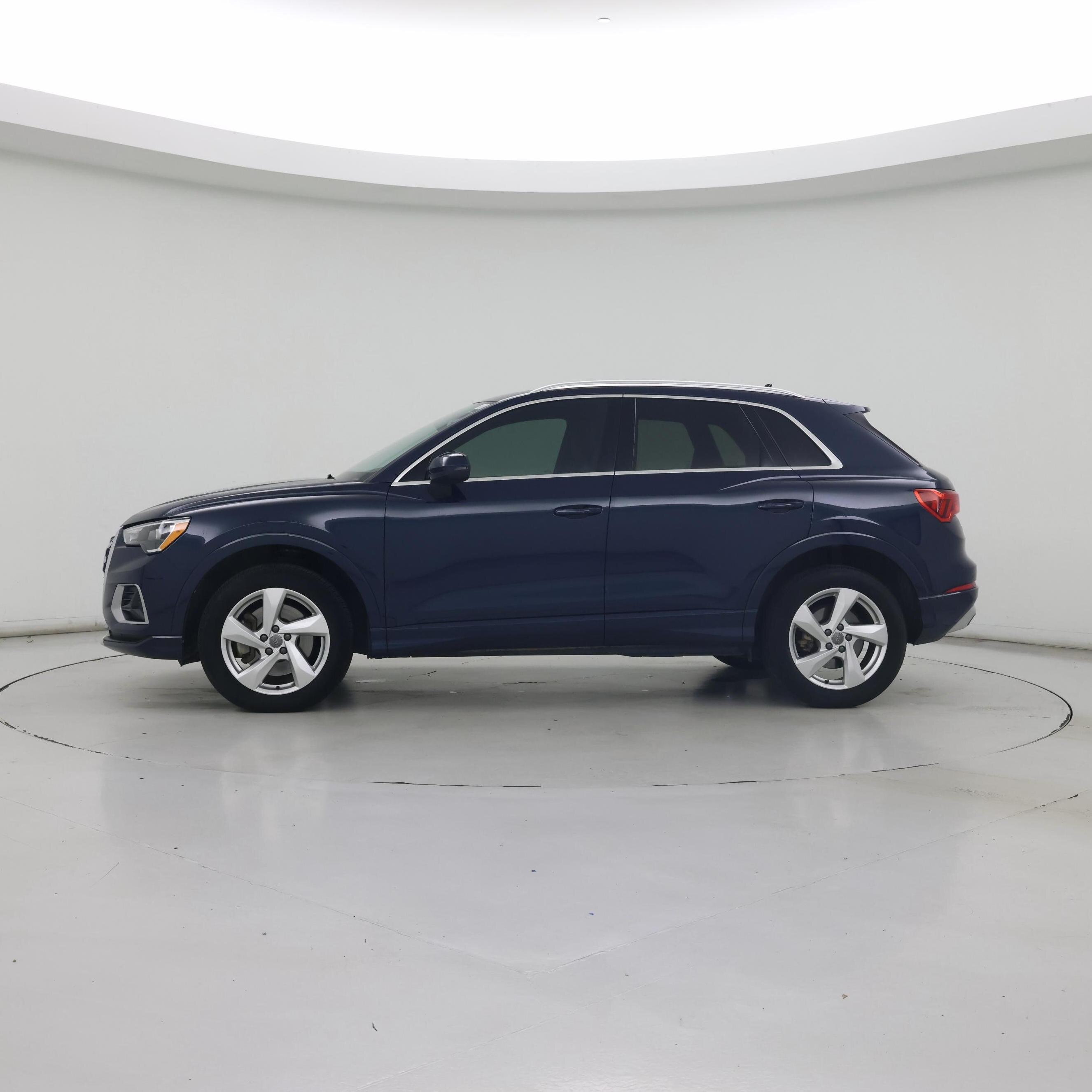 Thumbnail: 2020 Audi Q3 - 3