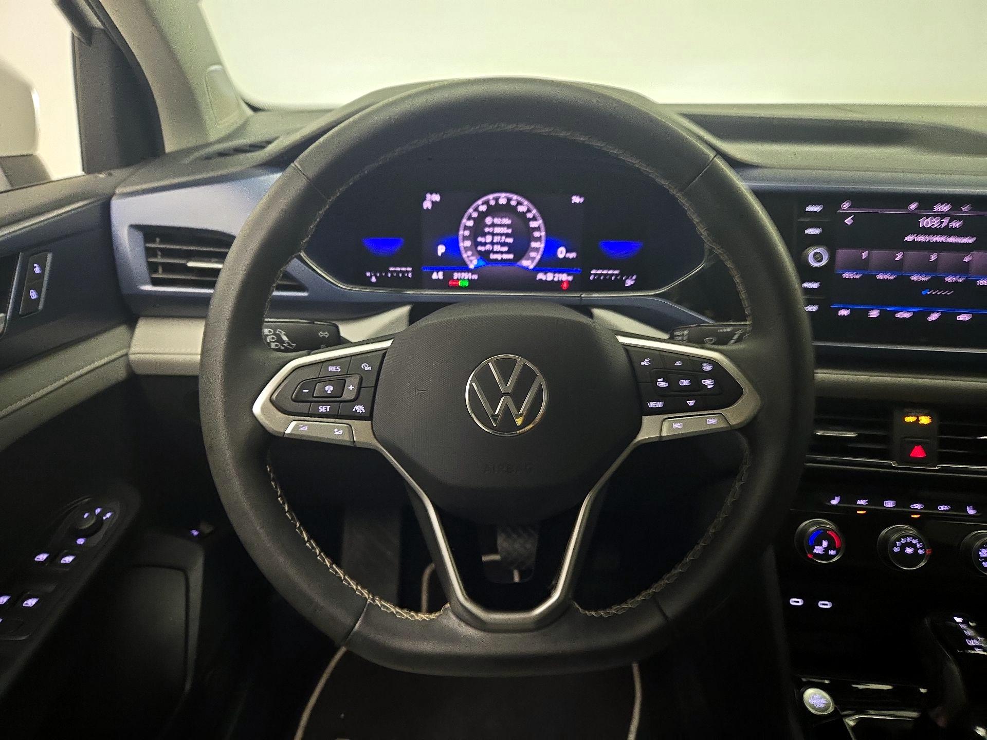 Thumbnail: 2023 Volkswagen Taos - 10