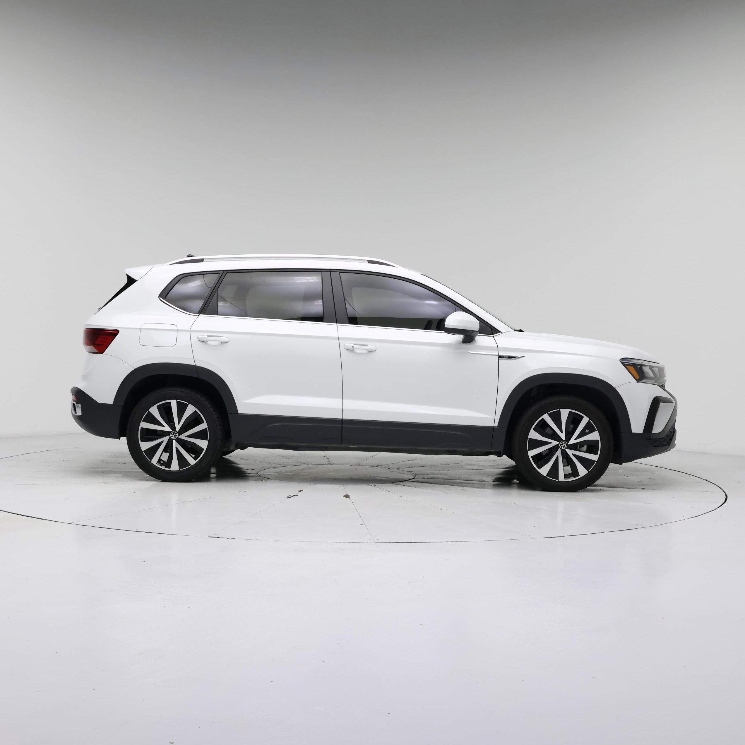 Thumbnail: 2023 Volkswagen Taos - 7
