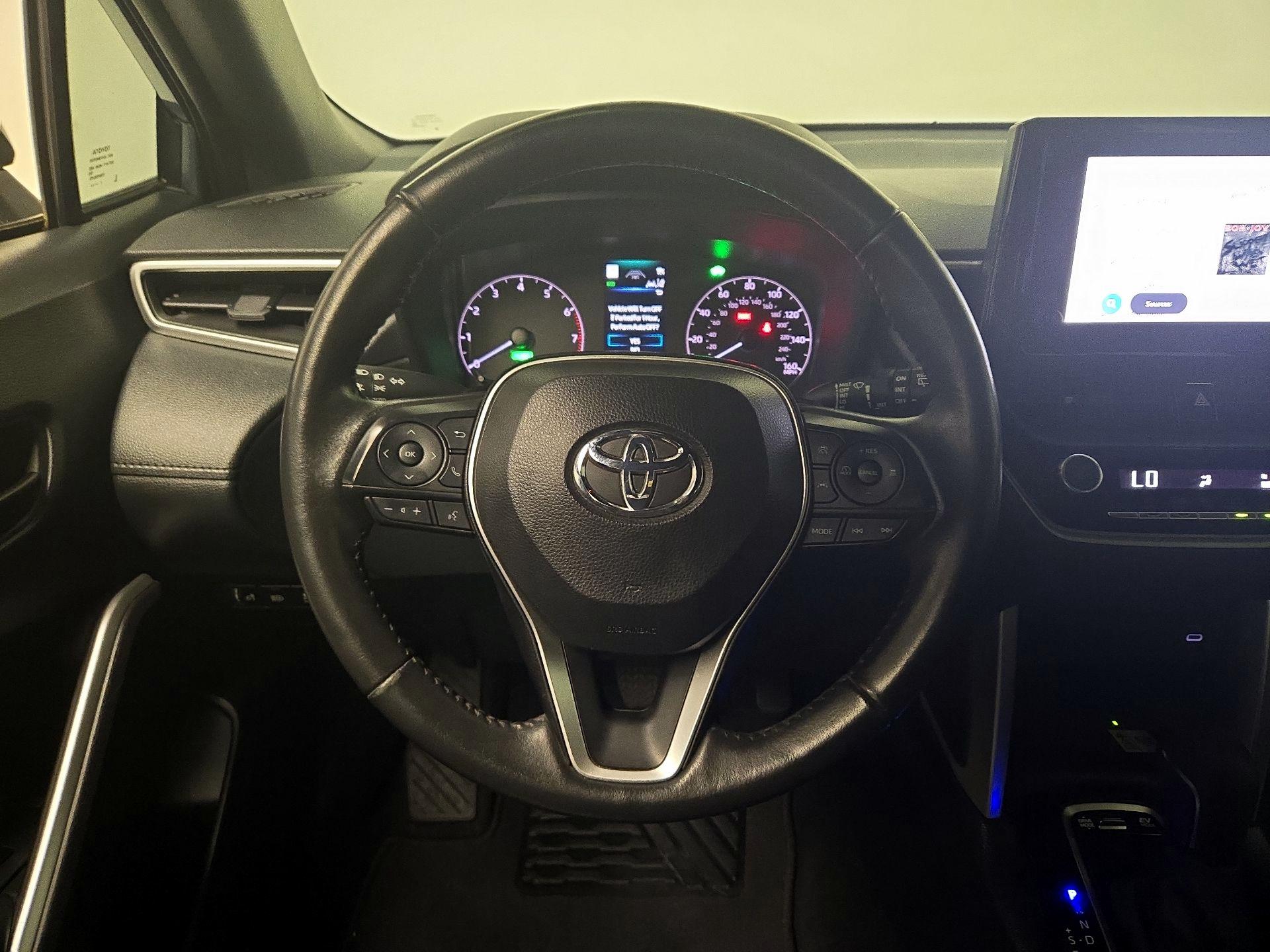 Thumbnail: 2023 Toyota Corolla Cross - 10