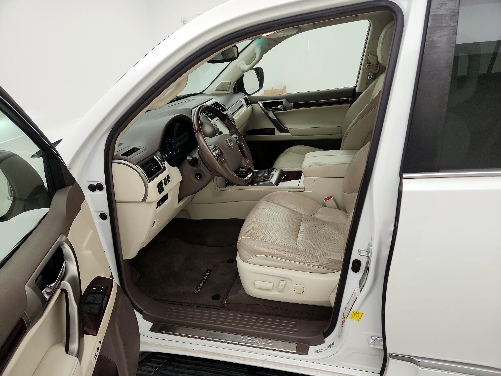Thumbnail: 2016 Lexus GX - 11