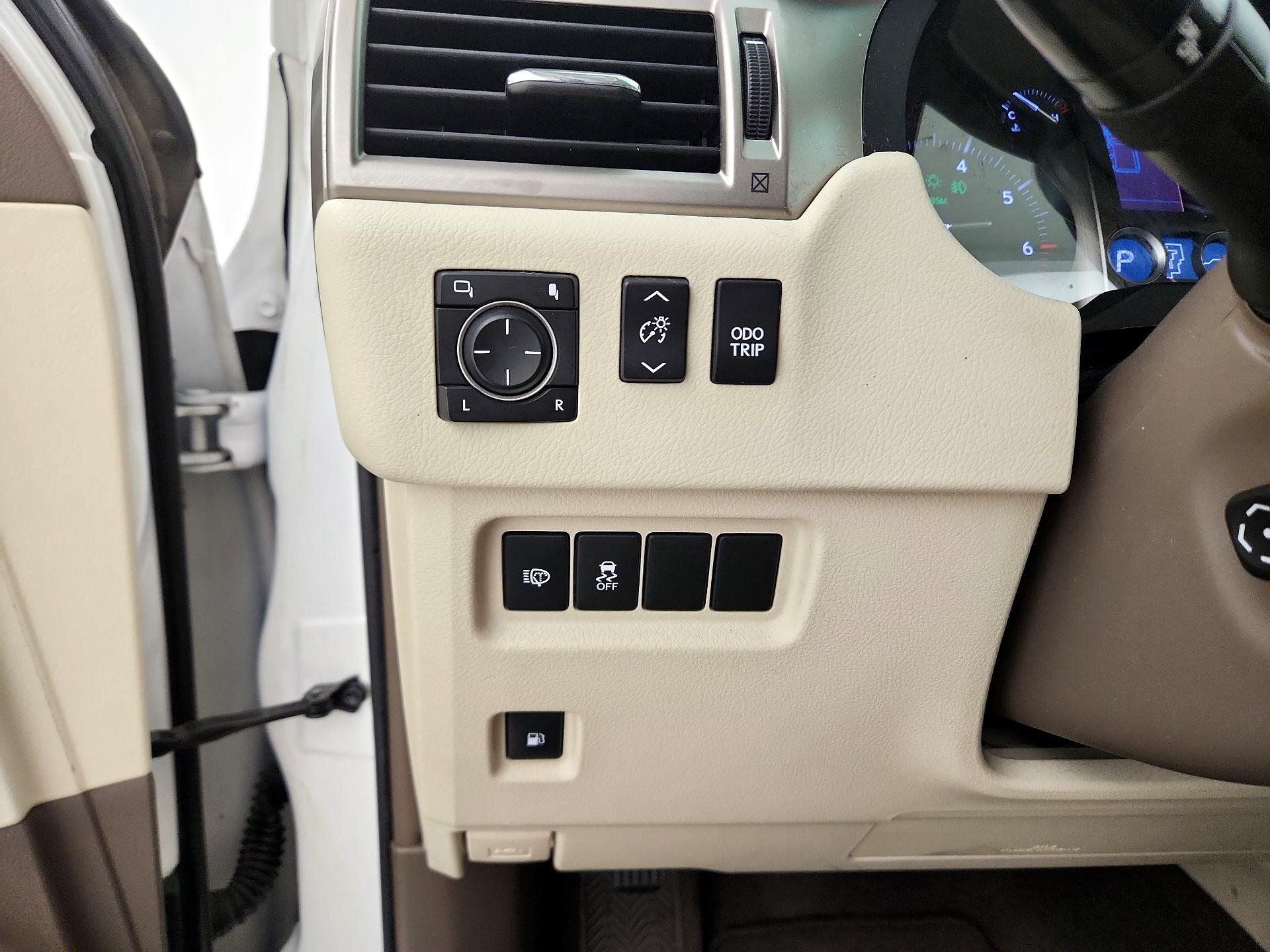 Thumbnail: 2016 Lexus GX - 13