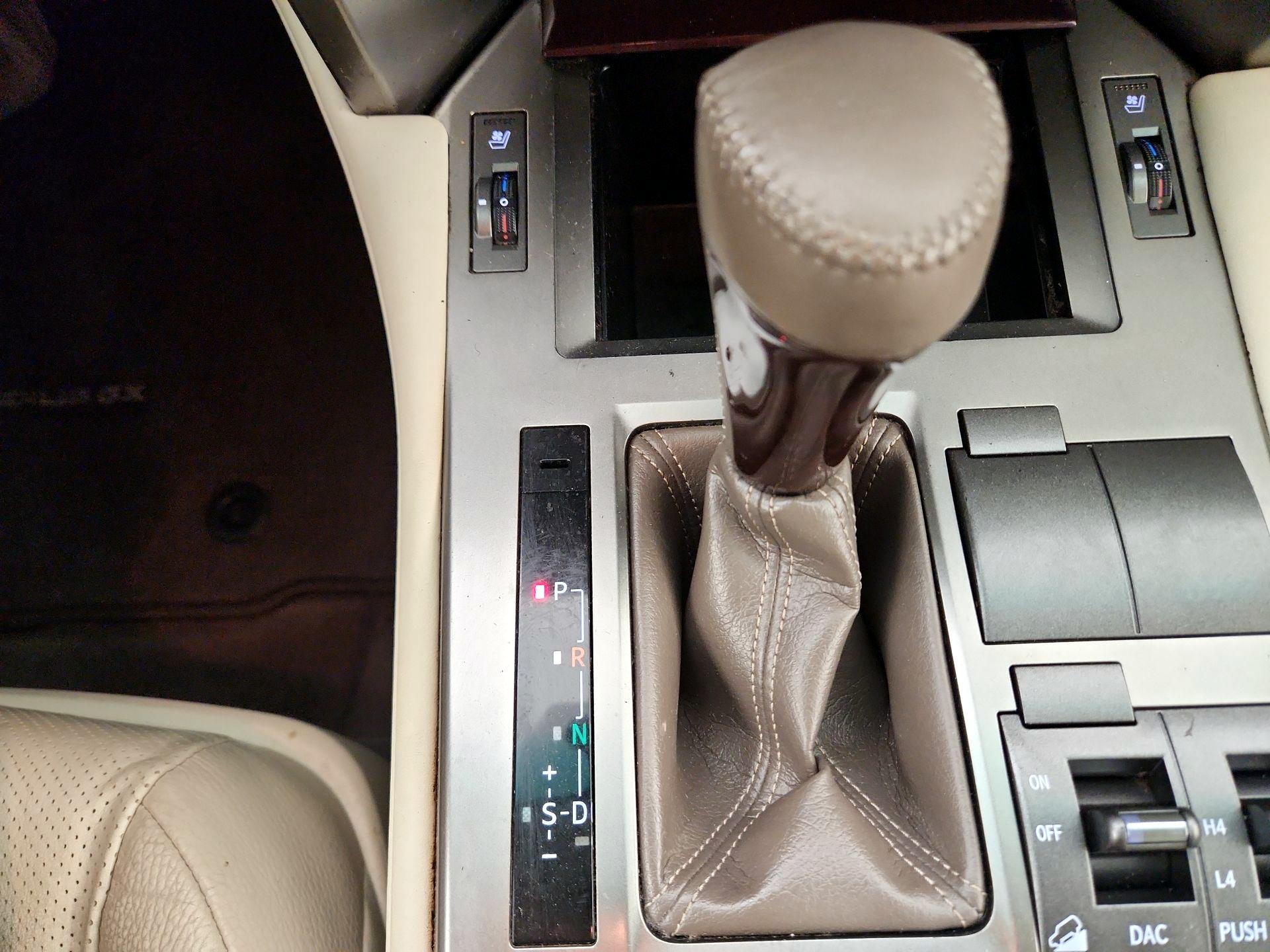 Thumbnail: 2016 Lexus GX - 18