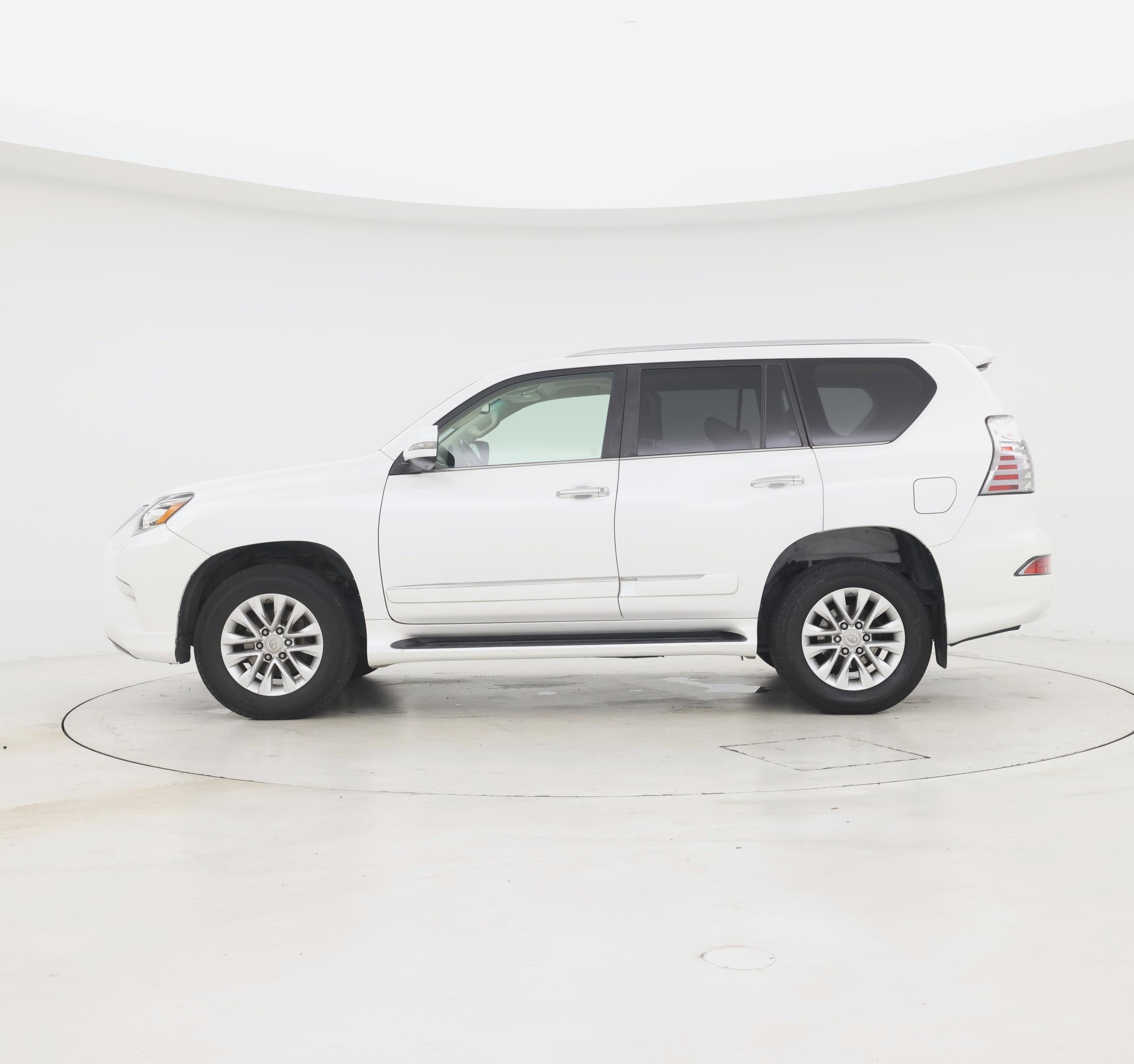 Thumbnail: 2016 Lexus GX - 3