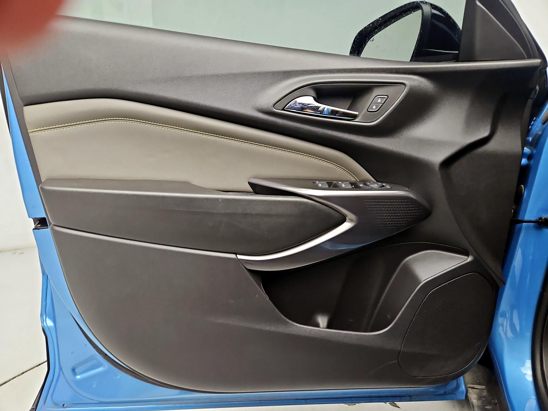Thumbnail: 2025 Chevrolet Trax - 12
