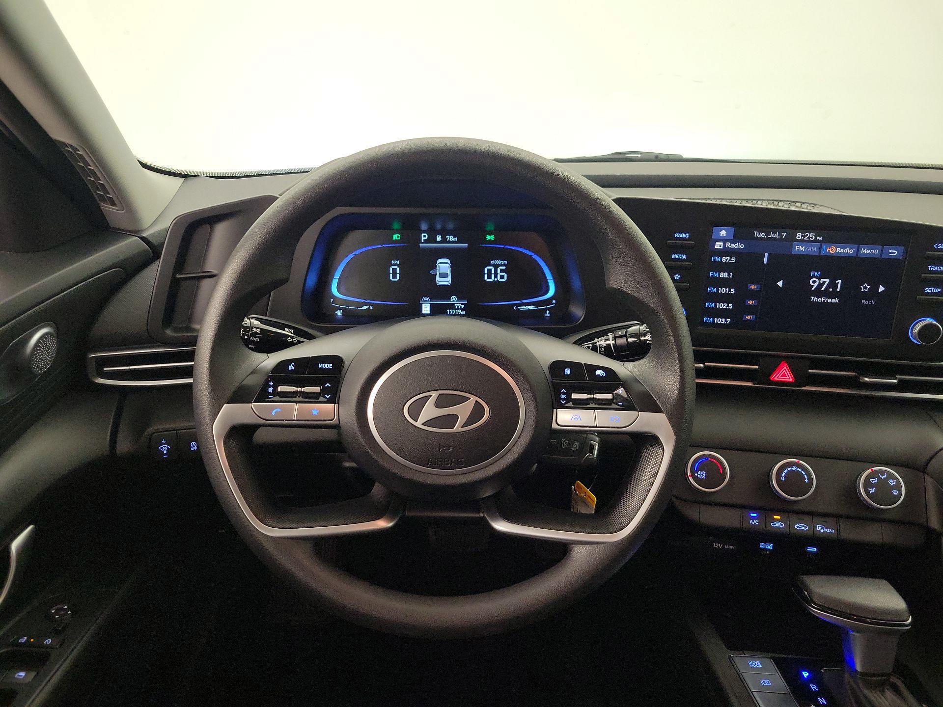 Thumbnail: 2025 Hyundai Elantra - 10