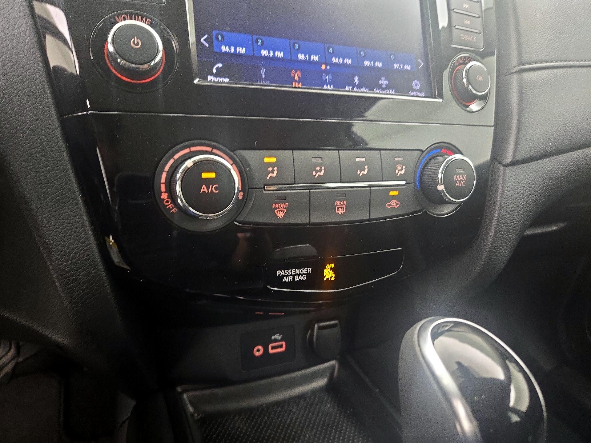 Thumbnail: 2019 Nissan Rogue - 16