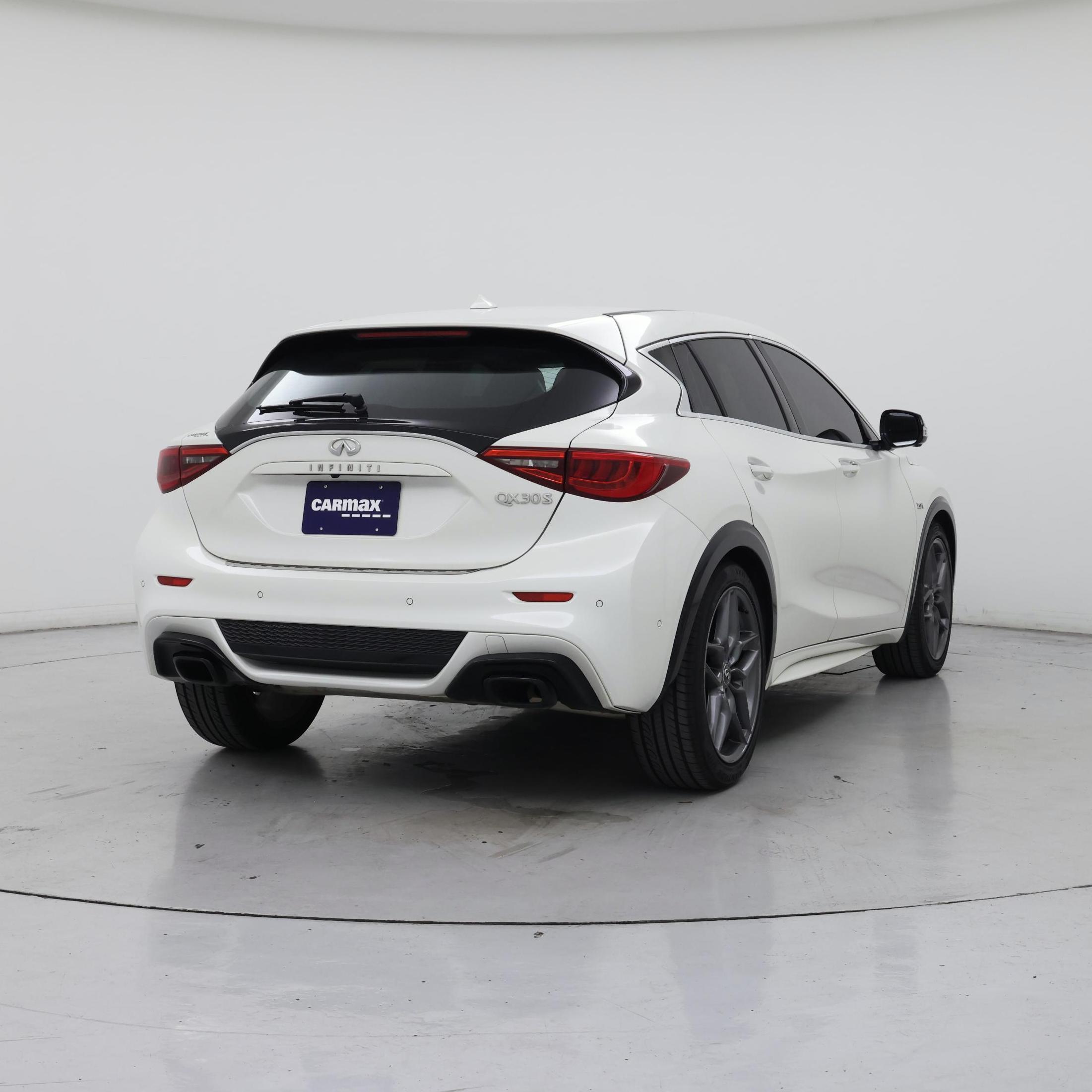Thumbnail: 2018 INFINITI QX30 - 8