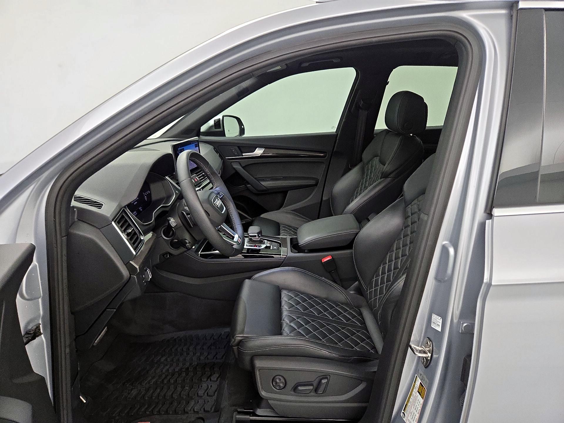 Thumbnail: 2023 Audi SQ5 - 11