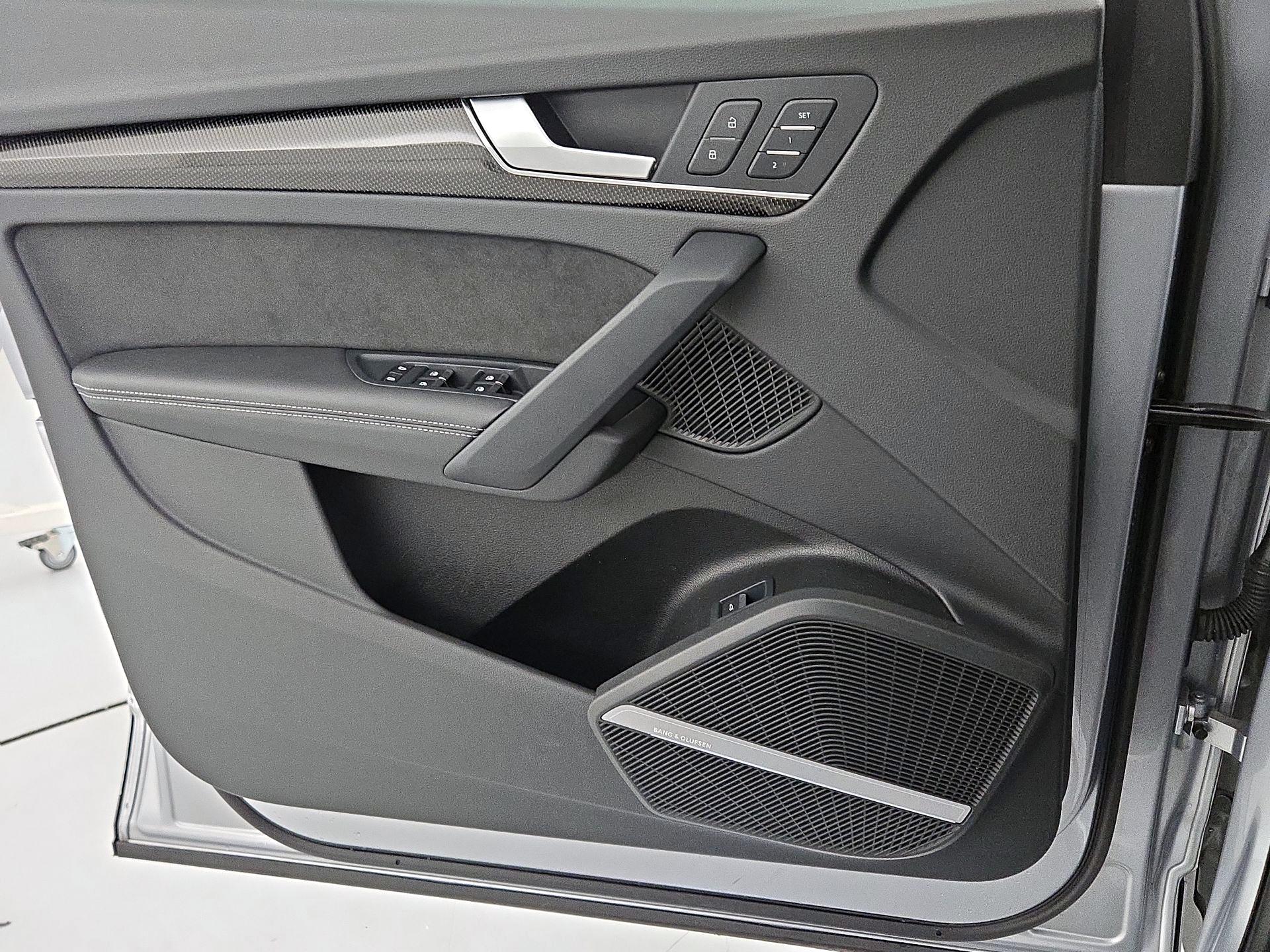 Thumbnail: 2023 Audi SQ5 - 12