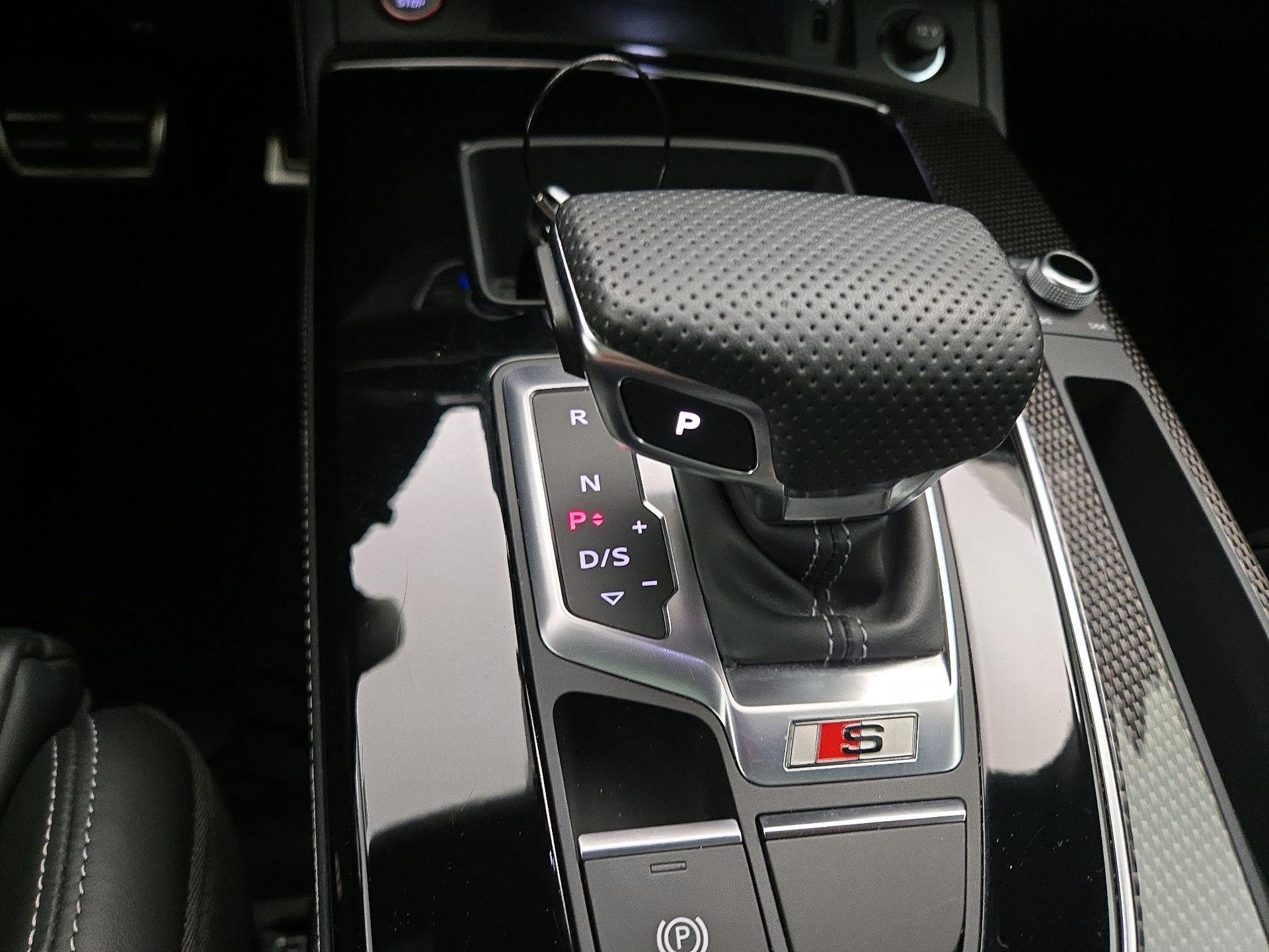 Thumbnail: 2023 Audi SQ5 - 18