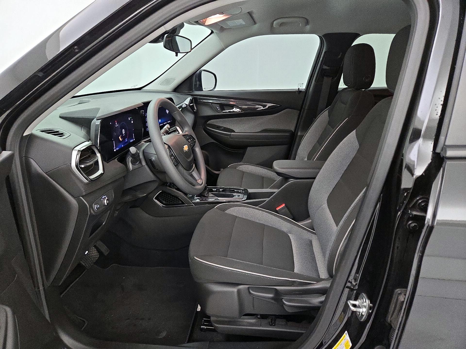 Thumbnail: 2025 Chevrolet TrailBlazer - 11