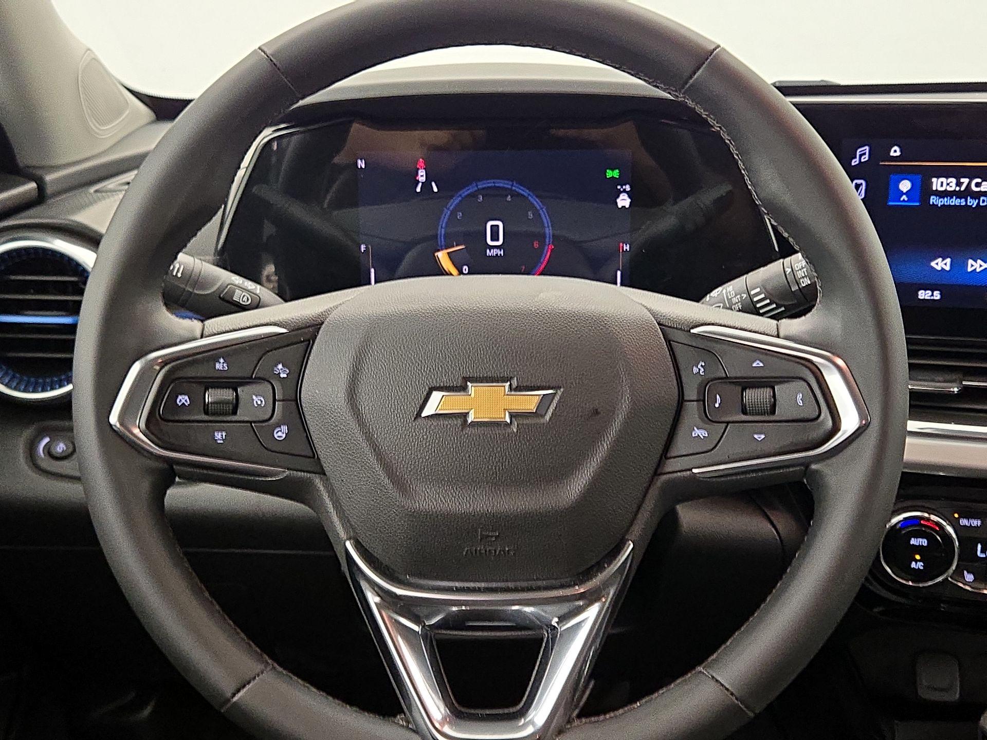 Thumbnail: 2025 Chevrolet Trax - 10
