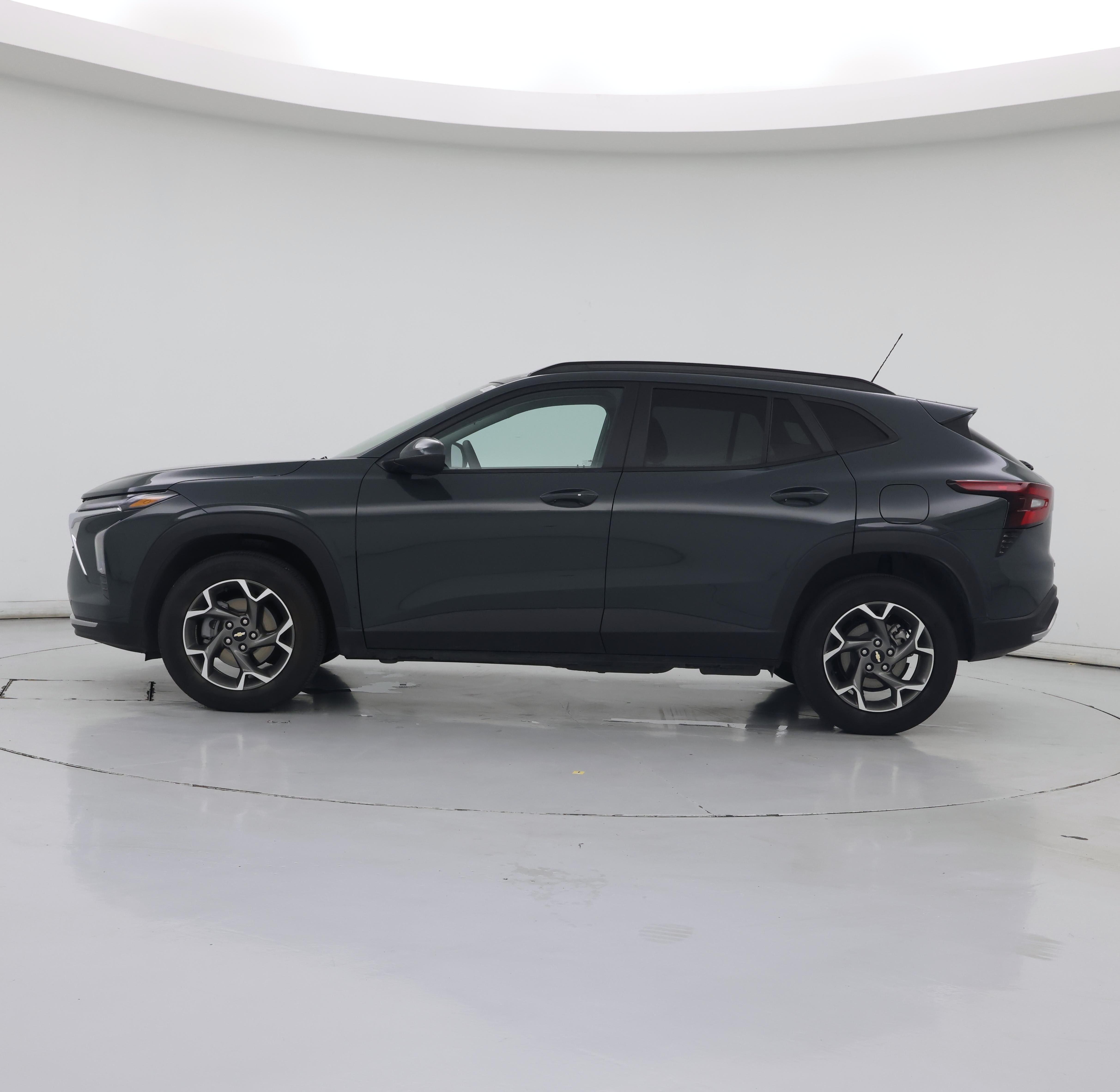 Thumbnail: 2025 Chevrolet Trax - 3