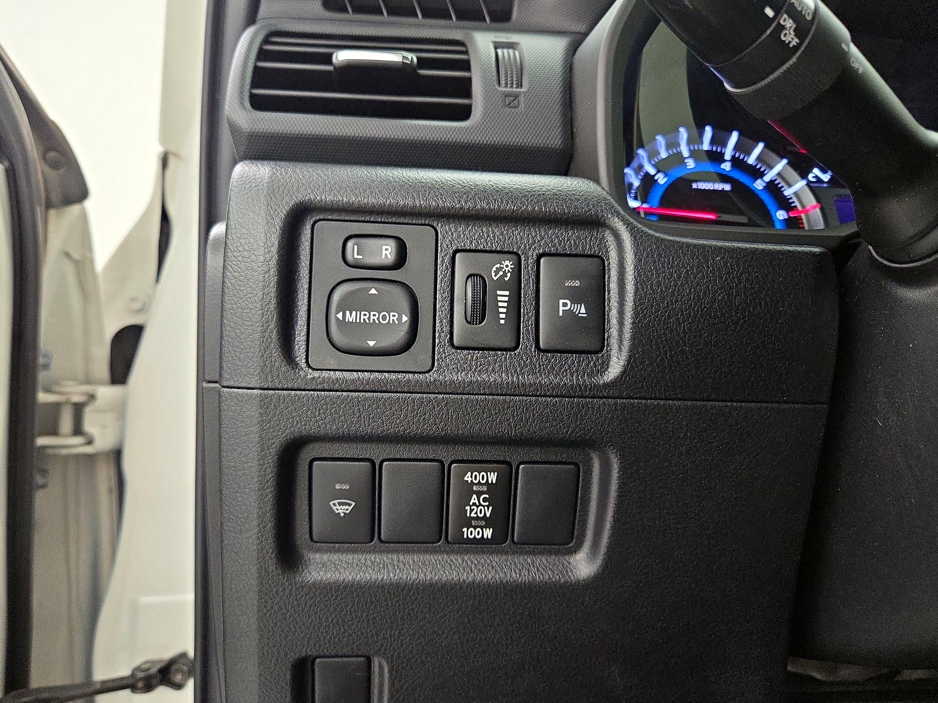 Thumbnail: 2016 Toyota 4Runner - 13