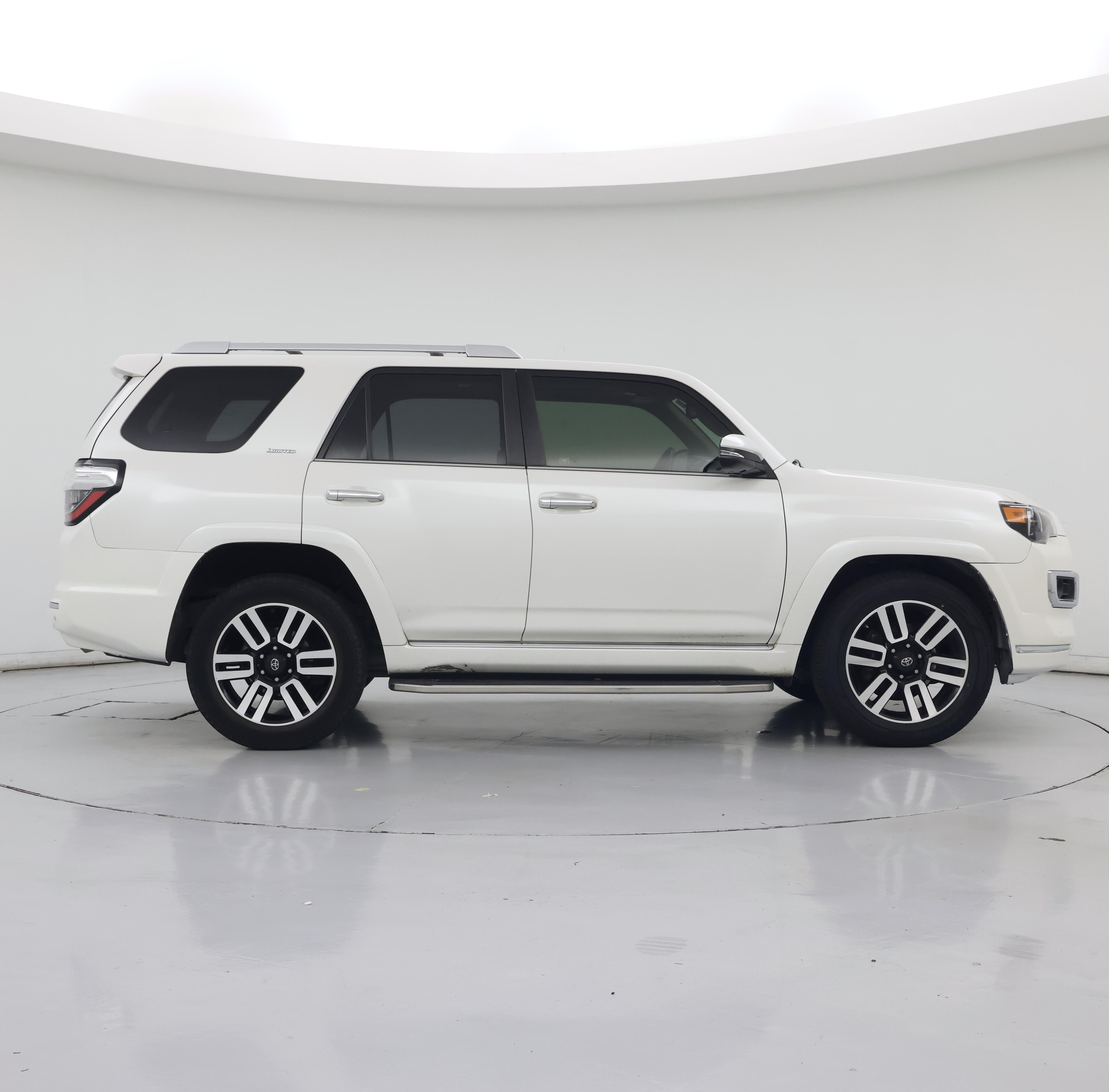 Thumbnail: 2016 Toyota 4Runner - 7