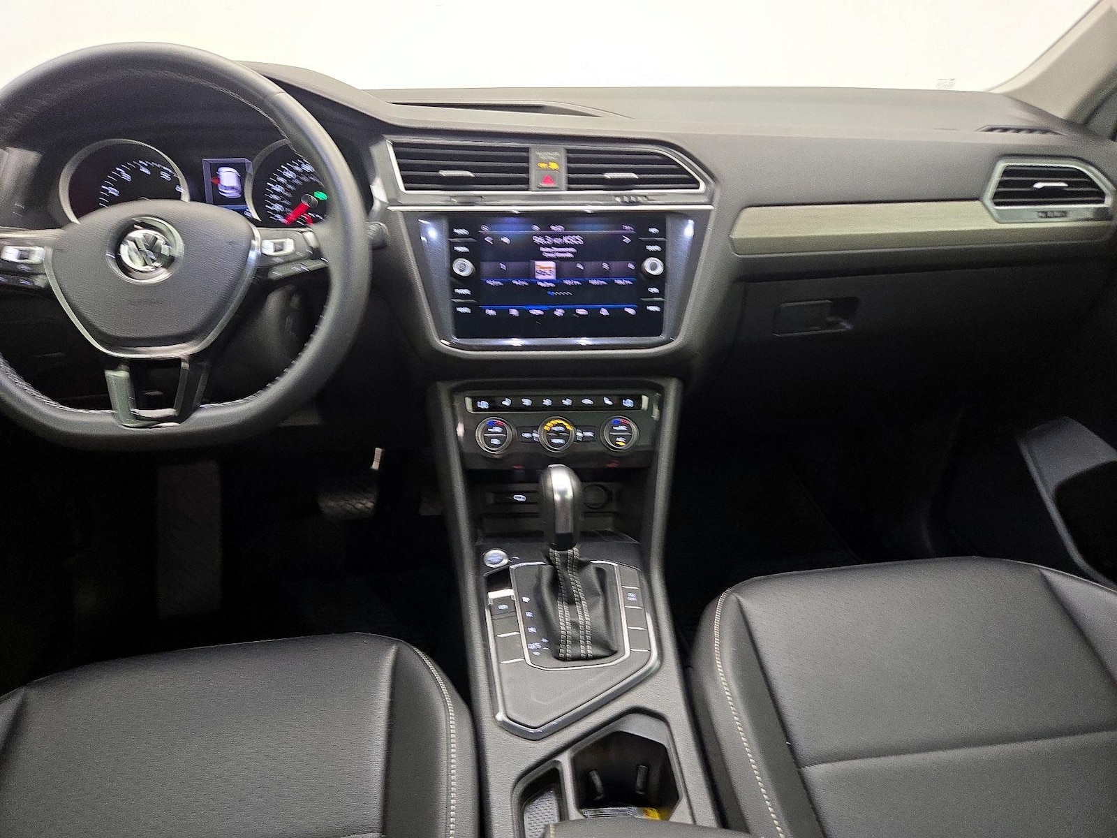 2021 Volkswagen Tiguan SE - Photo 10