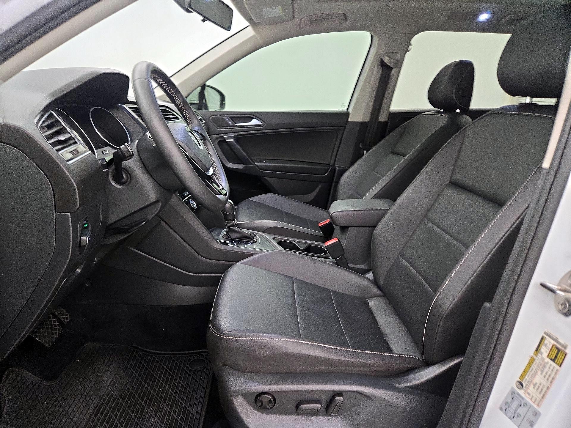 Thumbnail: 2021 Volkswagen Tiguan - 11