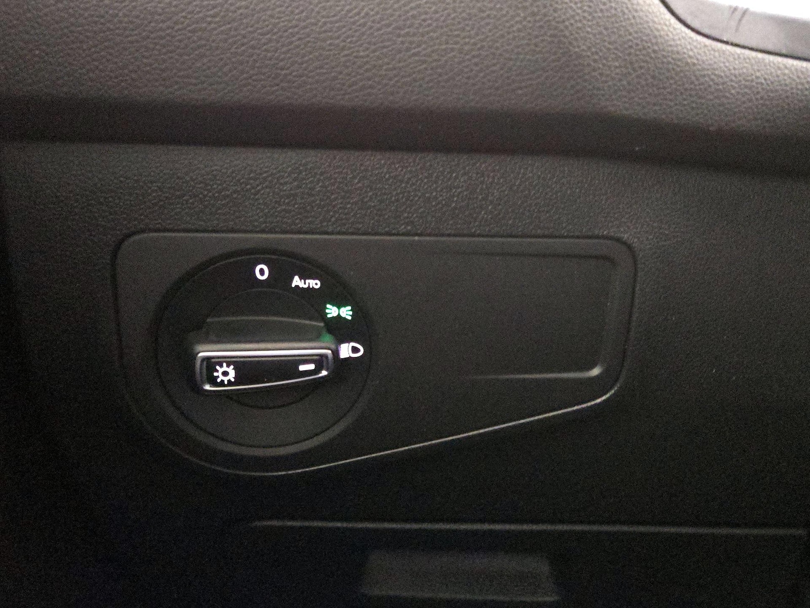 2021 Volkswagen Tiguan SE - Photo 14