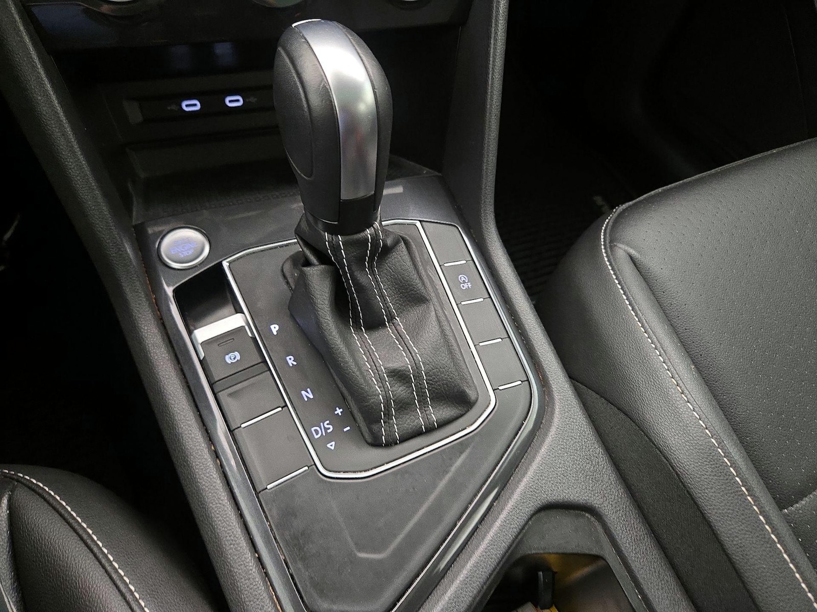 2021 Volkswagen Tiguan SE - Photo 18
