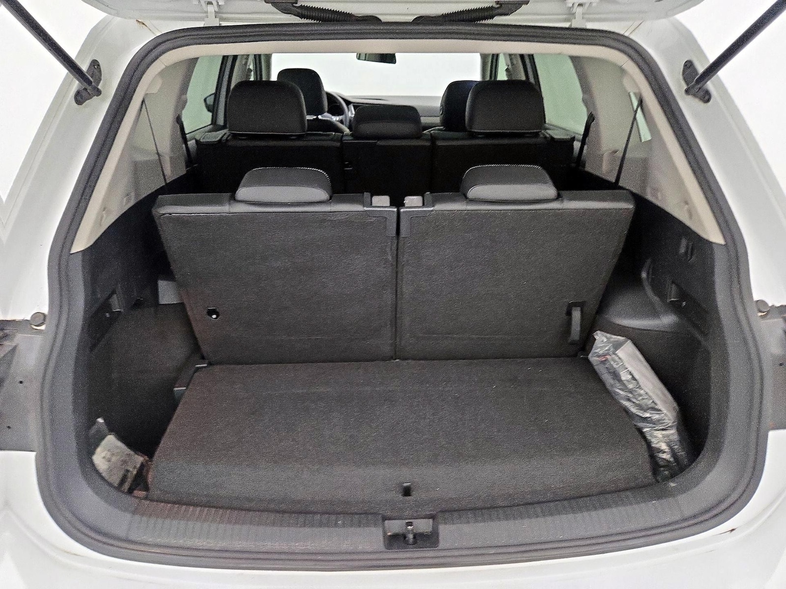 2021 Volkswagen Tiguan SE - Photo 23