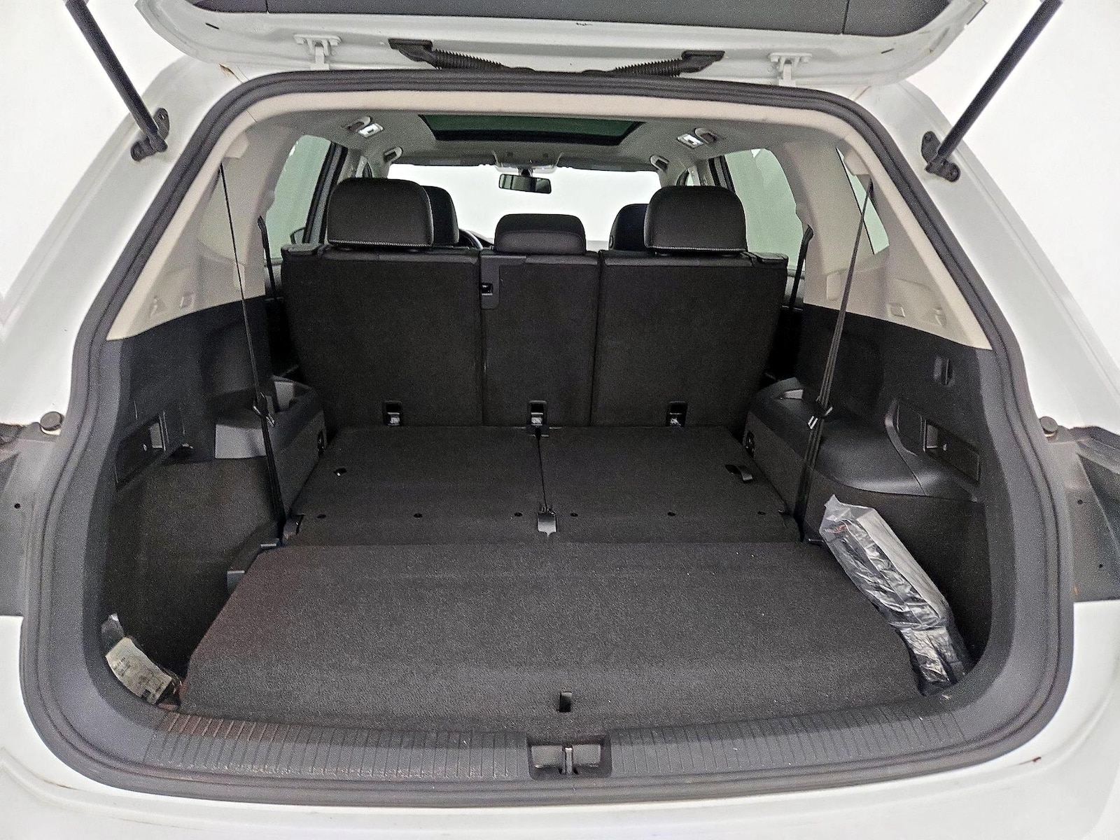 2021 Volkswagen Tiguan SE - Photo 24