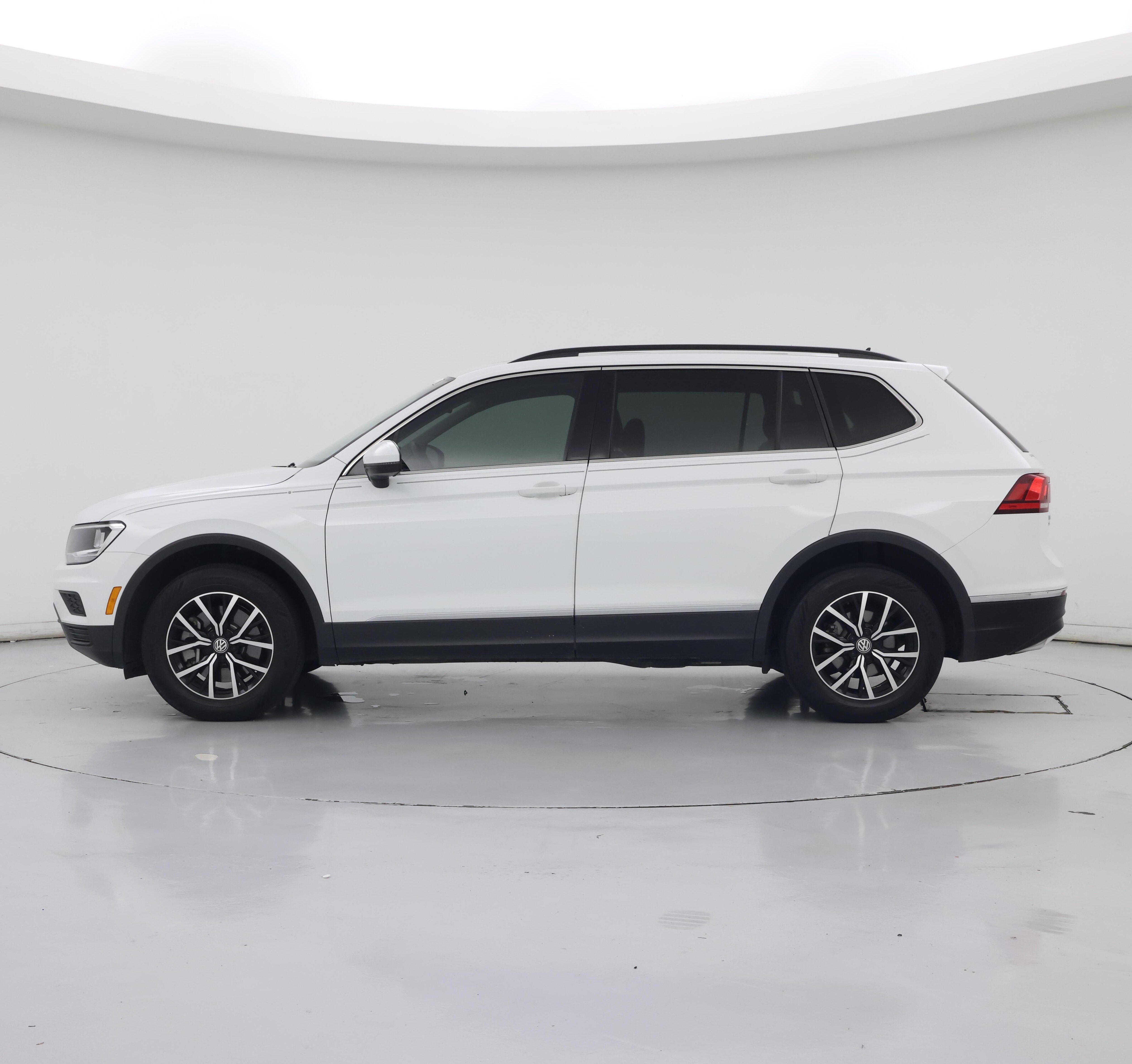 Thumbnail: 2021 Volkswagen Tiguan - 3