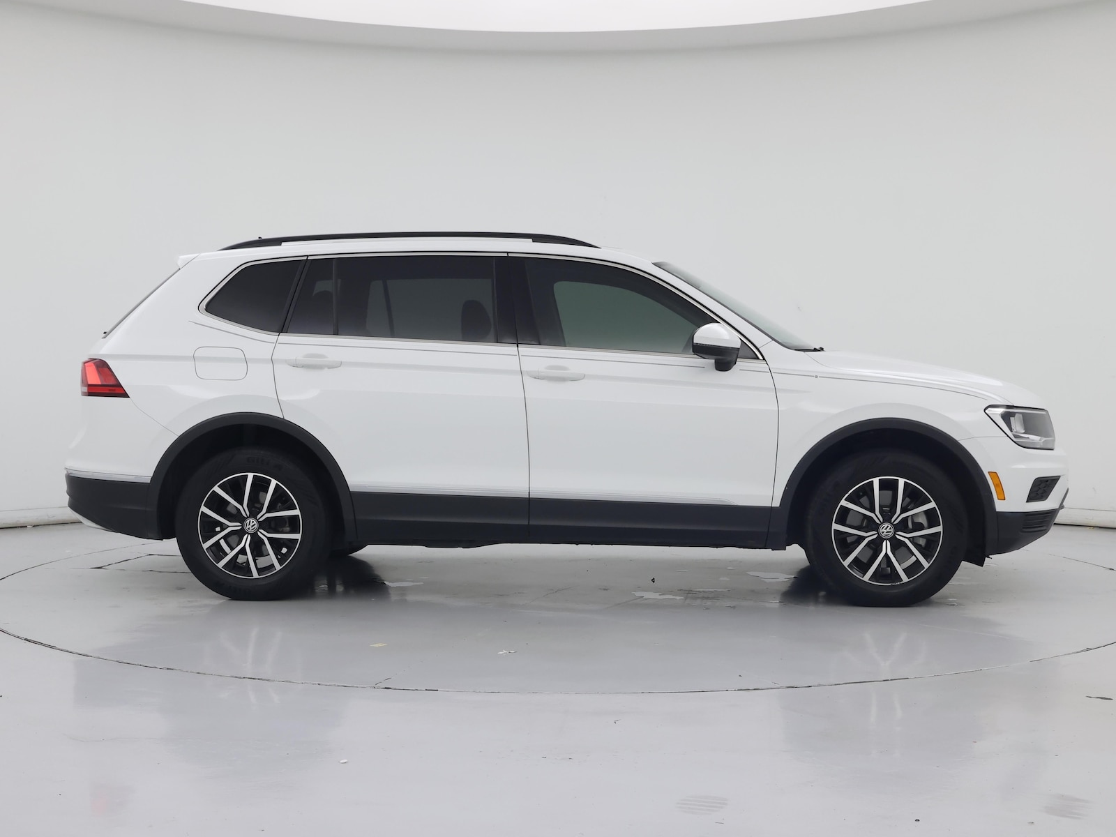 2021 Volkswagen Tiguan SE - Photo 8