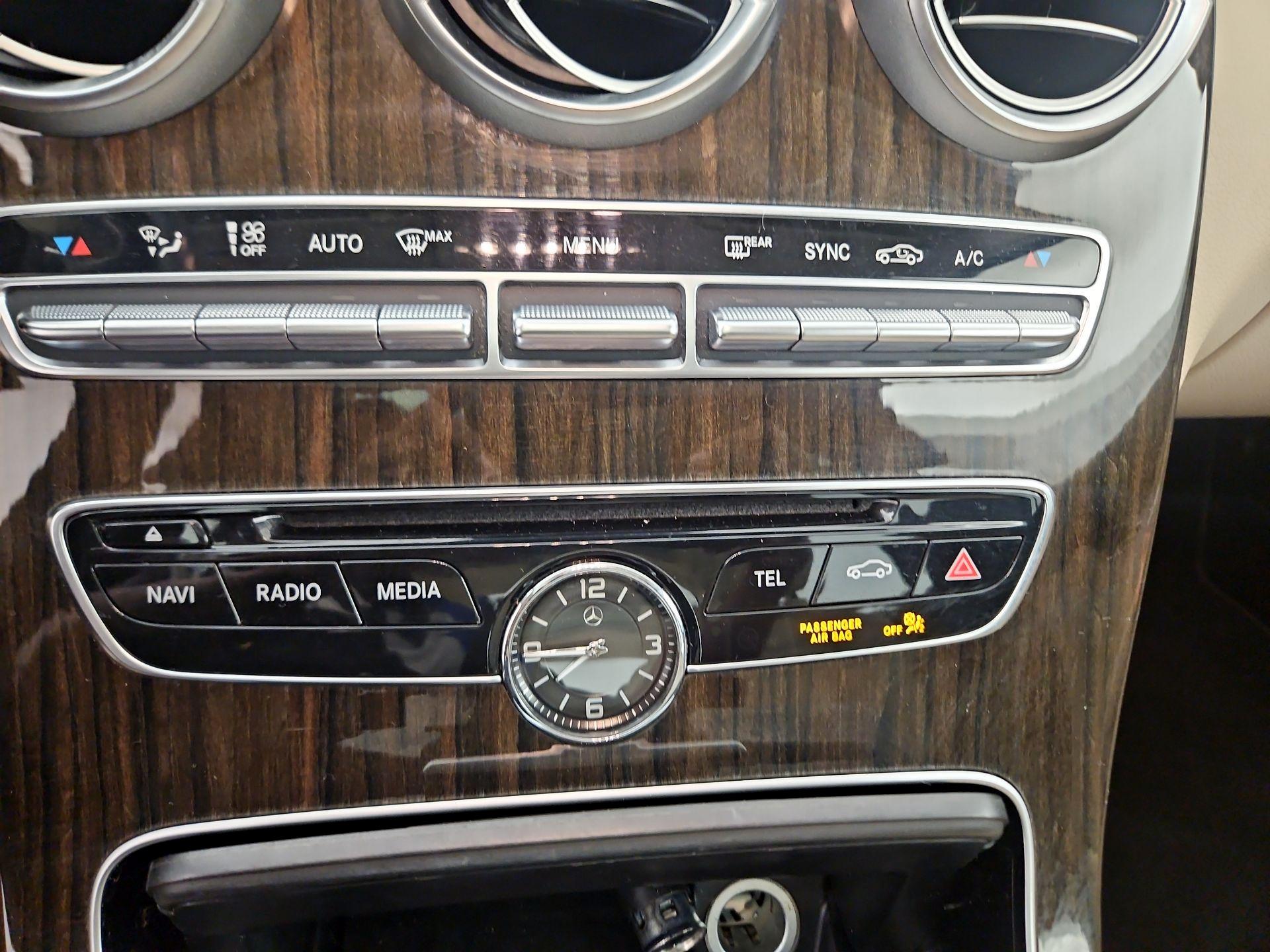 Thumbnail: 2015 Mercedes-Benz C-Class - 16