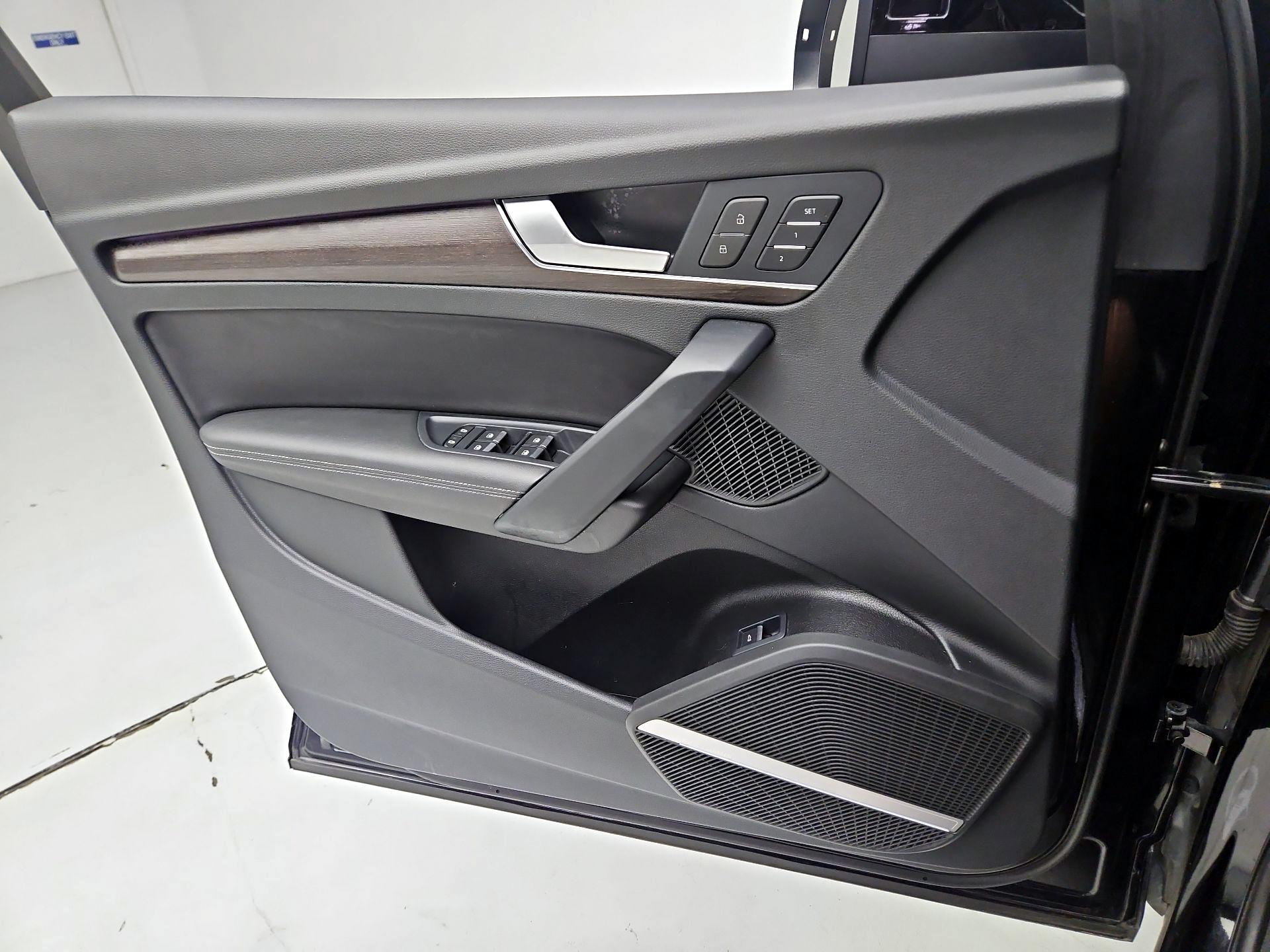 Thumbnail: 2023 Audi Q5 - 12