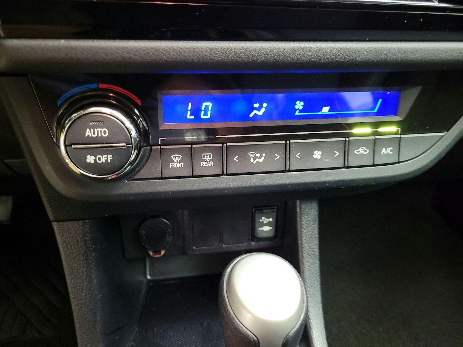 2016 Toyota Corolla S Plus - Photo 17