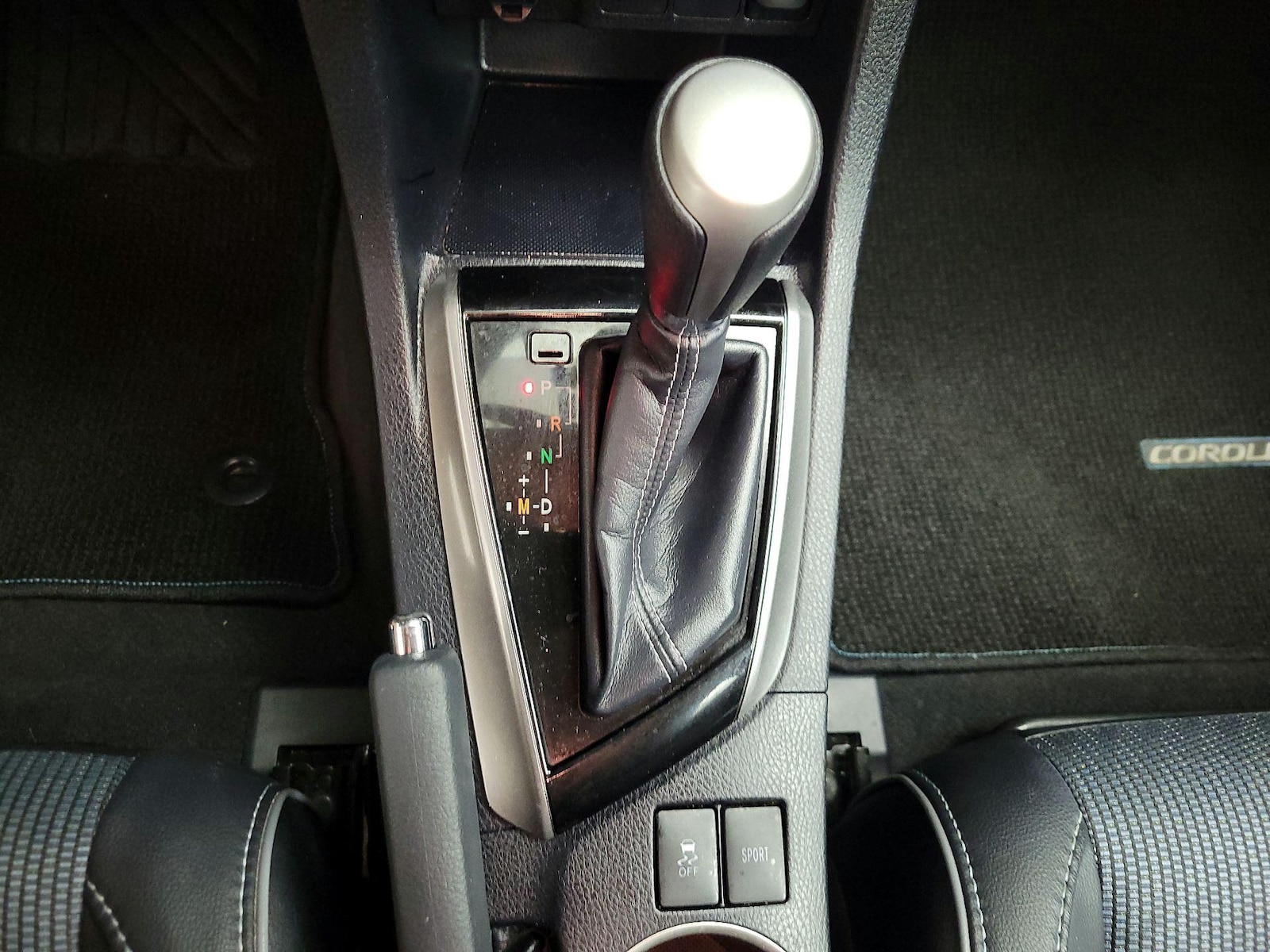 2016 Toyota Corolla S Plus - Photo 18