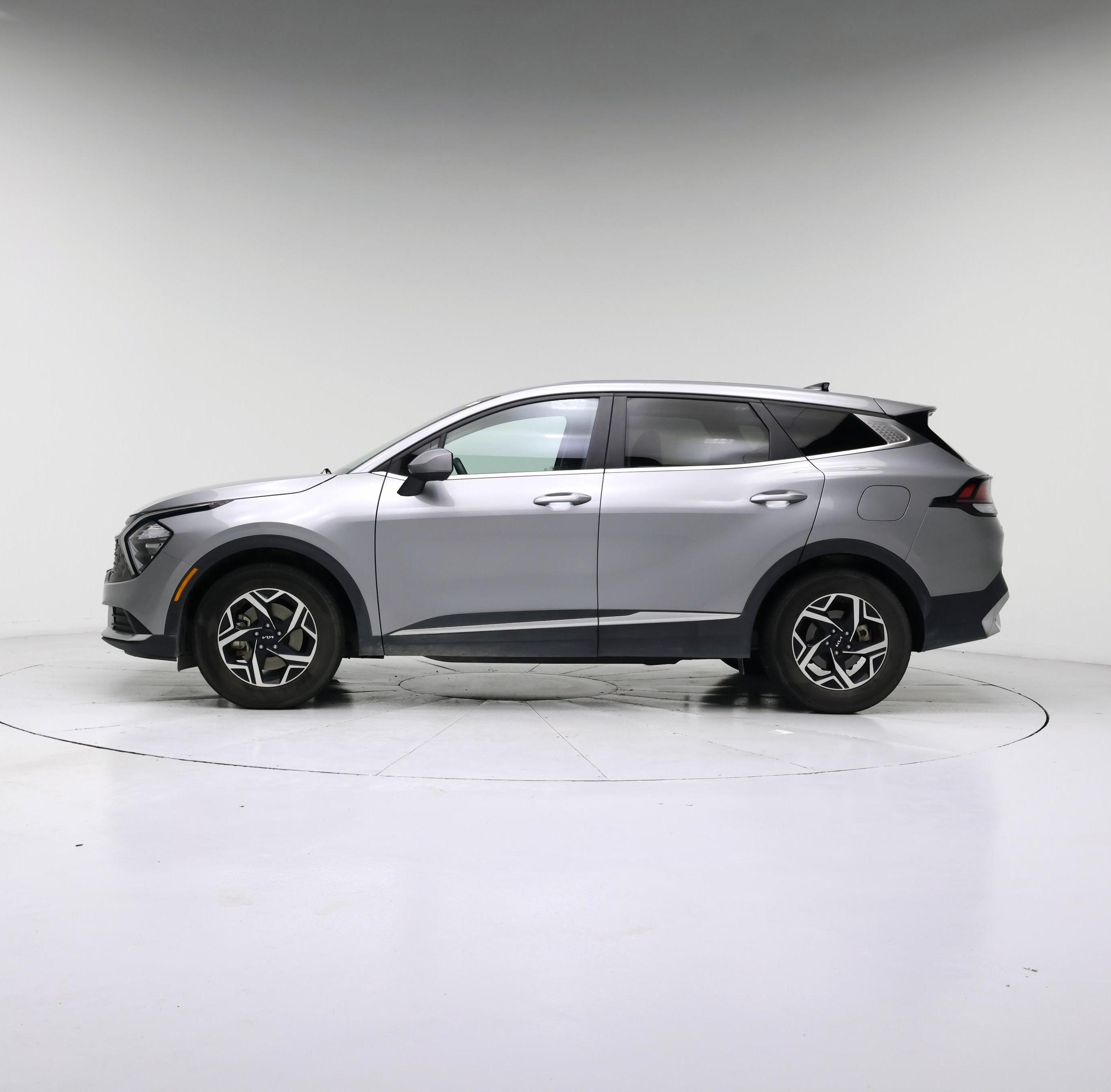 Thumbnail: 2023 Kia Sportage - 3