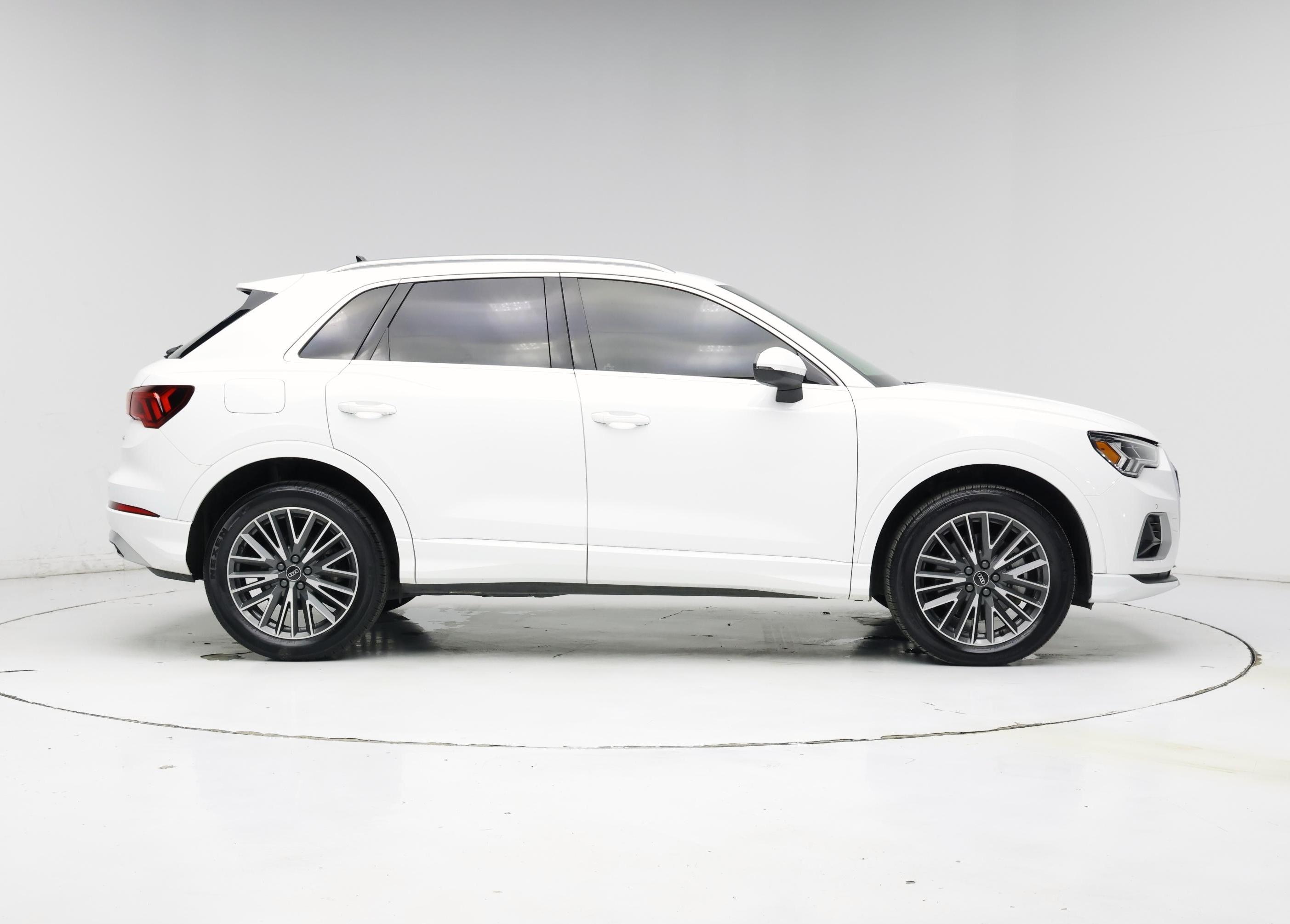 Thumbnail: 2021 Audi Q3 - 7
