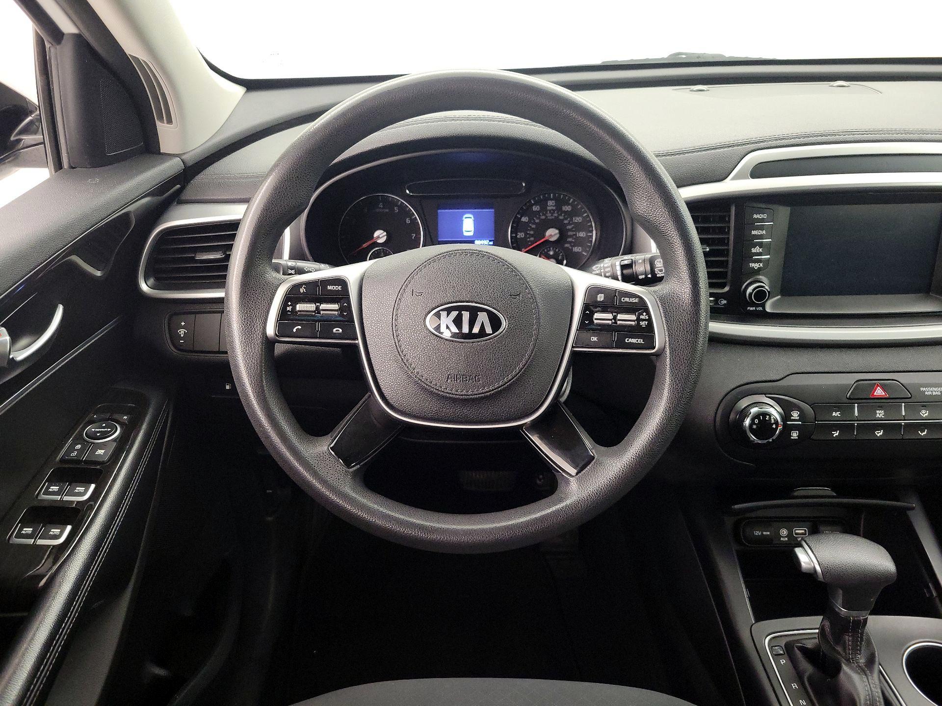 Thumbnail: 2020 Kia Sorento - 10