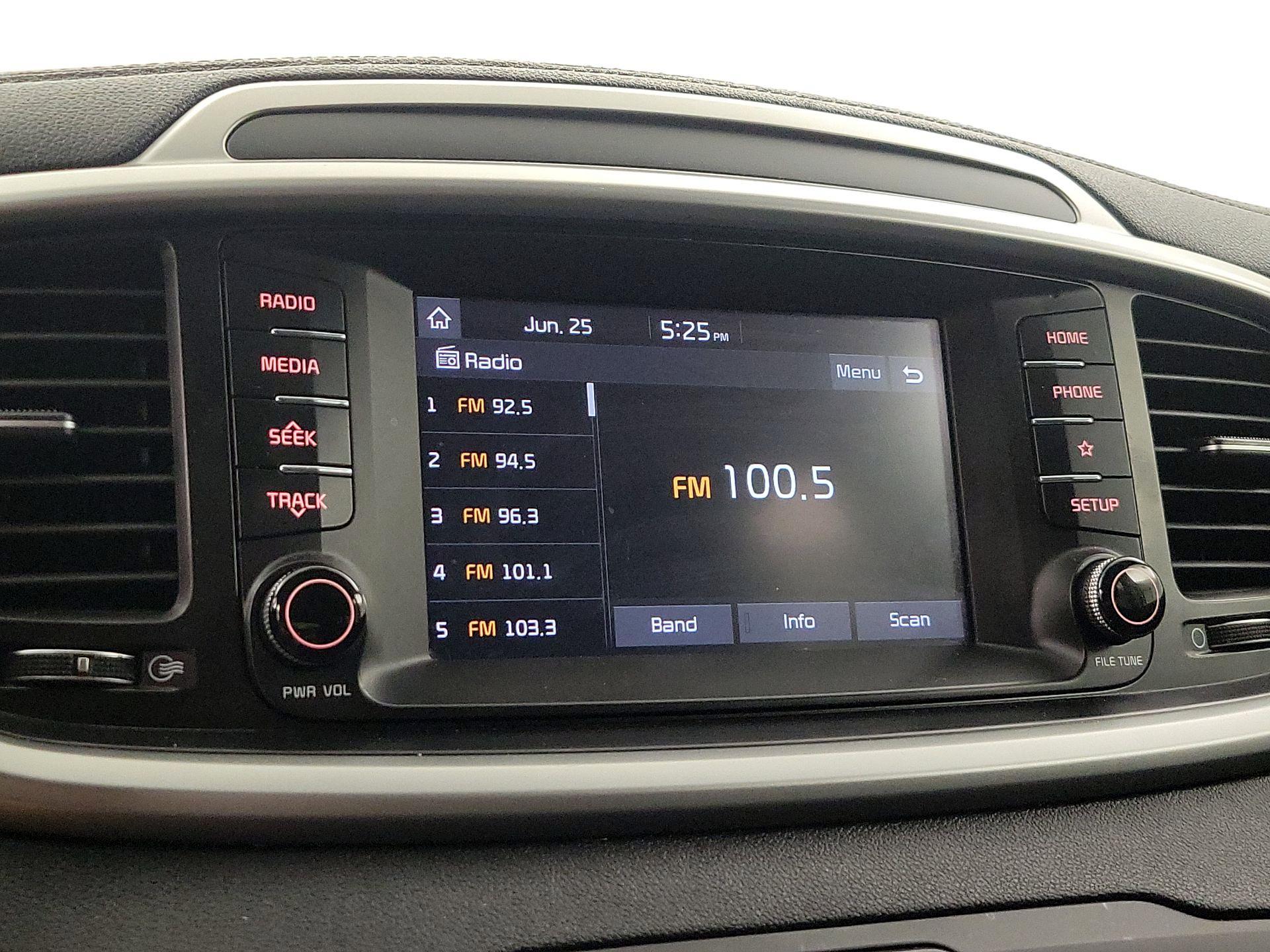 Thumbnail: 2020 Kia Sorento - 15