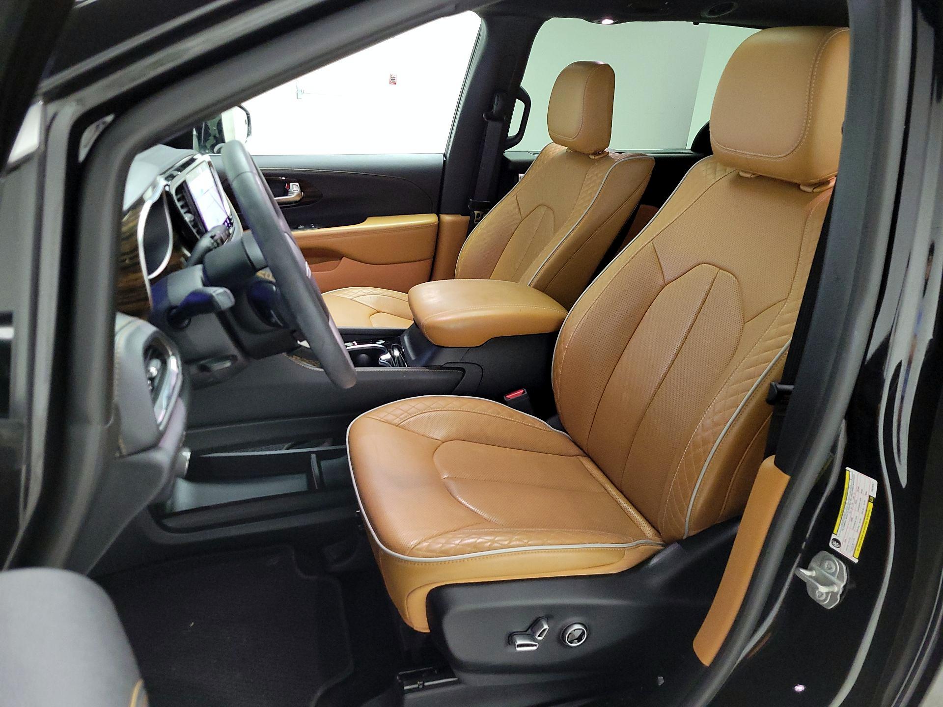Thumbnail: 2023 Chrysler Pacifica - 11