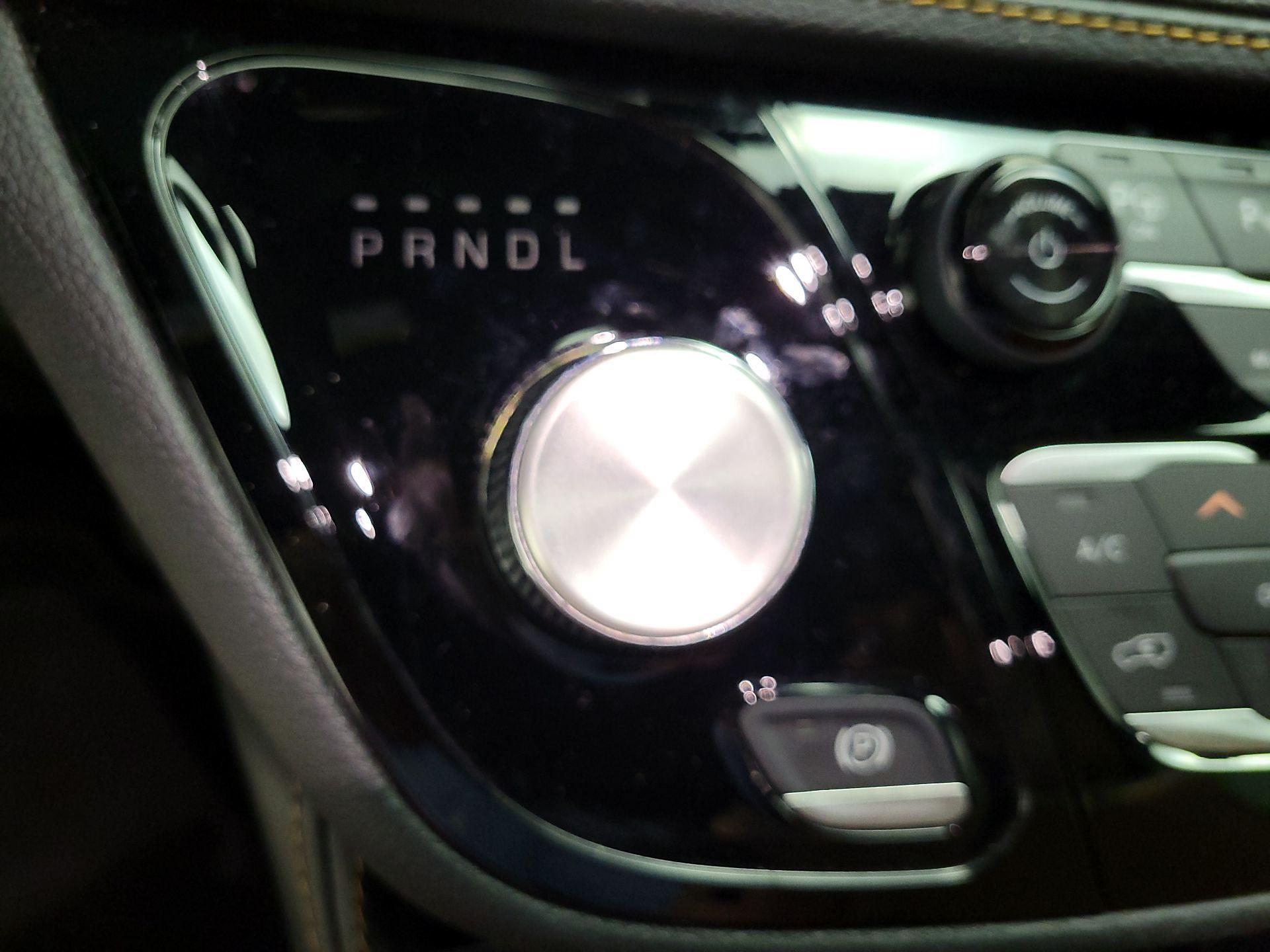 Thumbnail: 2023 Chrysler Pacifica - 18