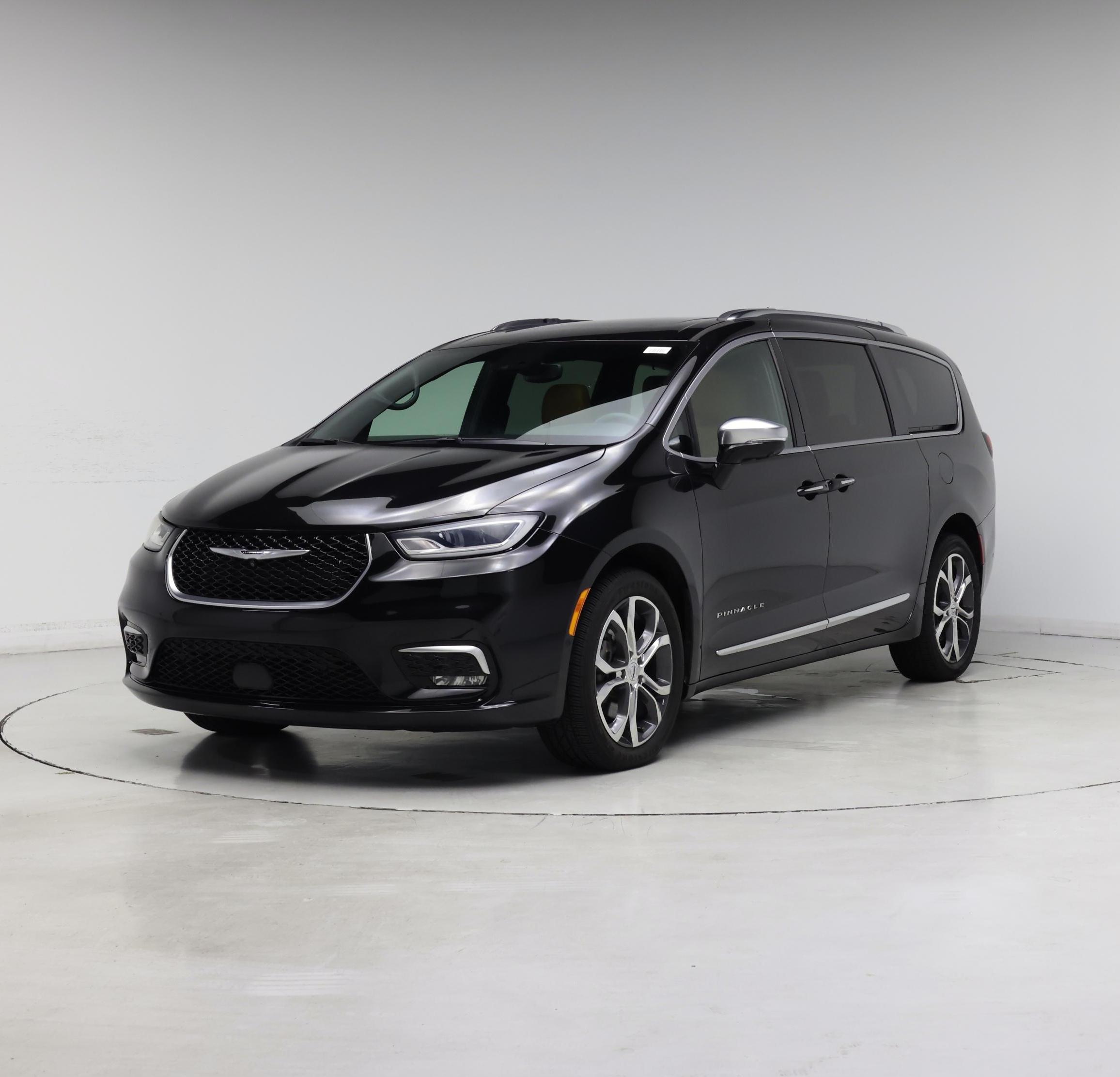 Thumbnail: 2023 Chrysler Pacifica - 4