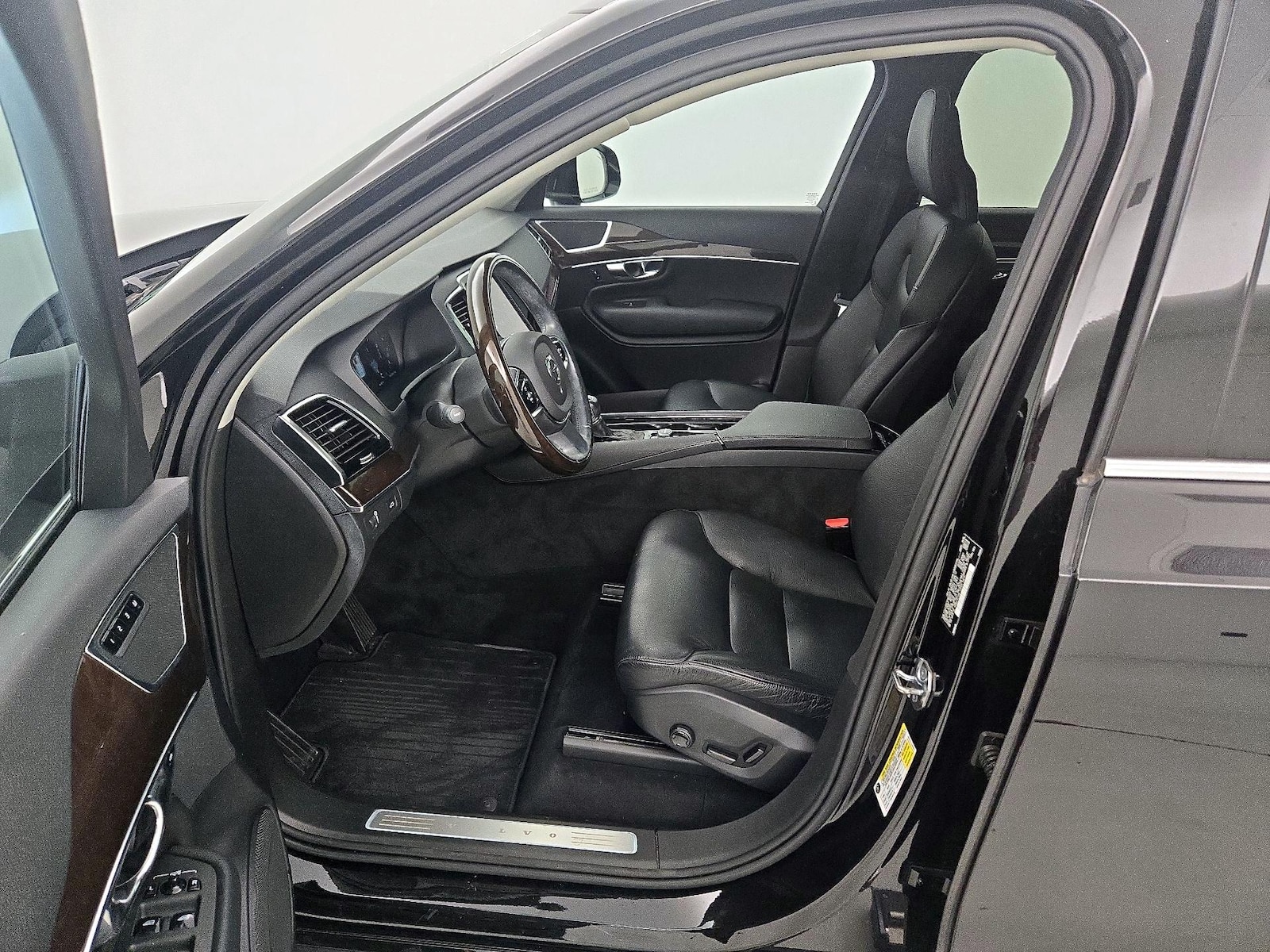 2016 Volvo XC90 Momentum - Photo 12