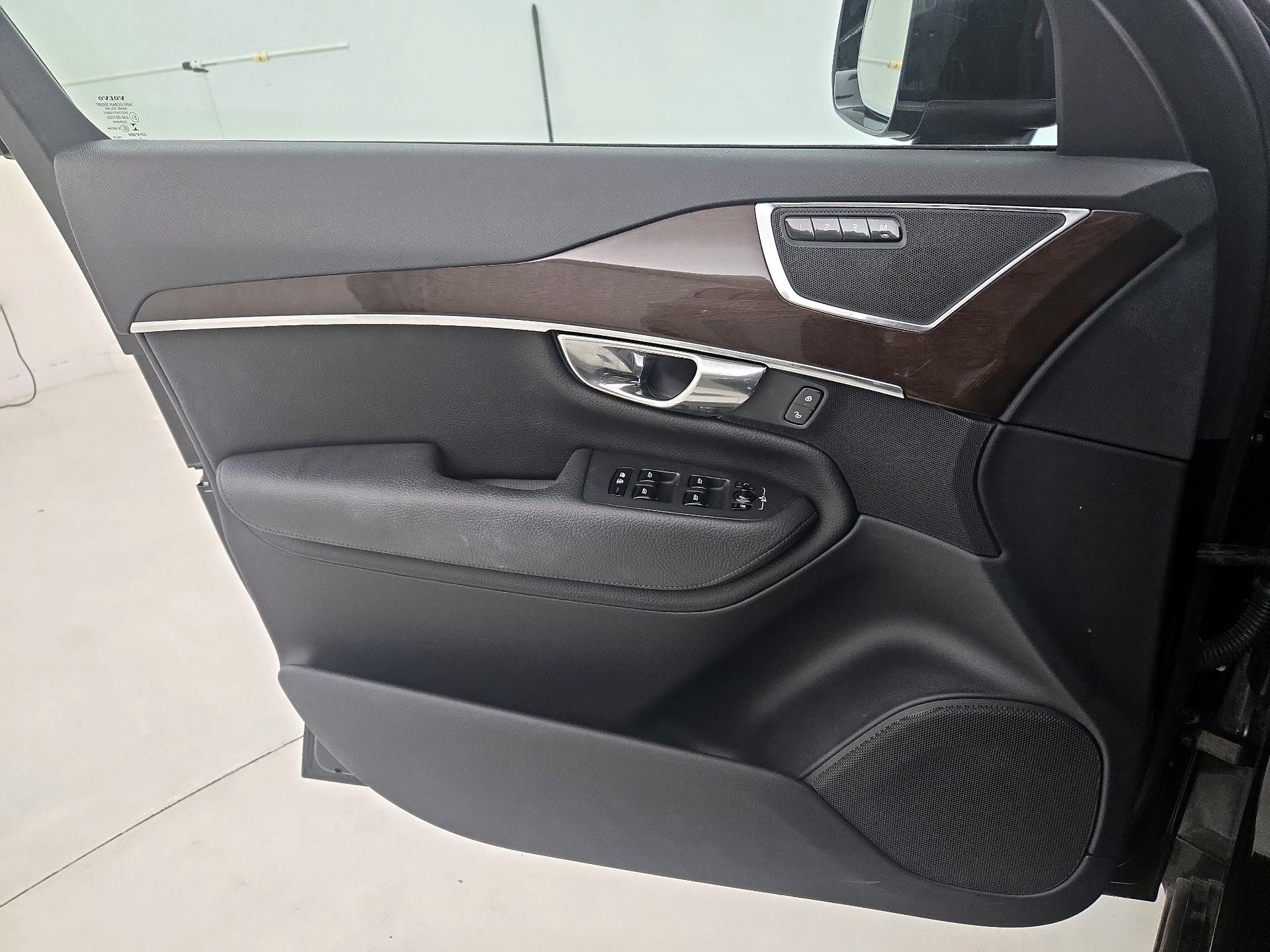 Thumbnail: 2016 Volvo XC90 - 12