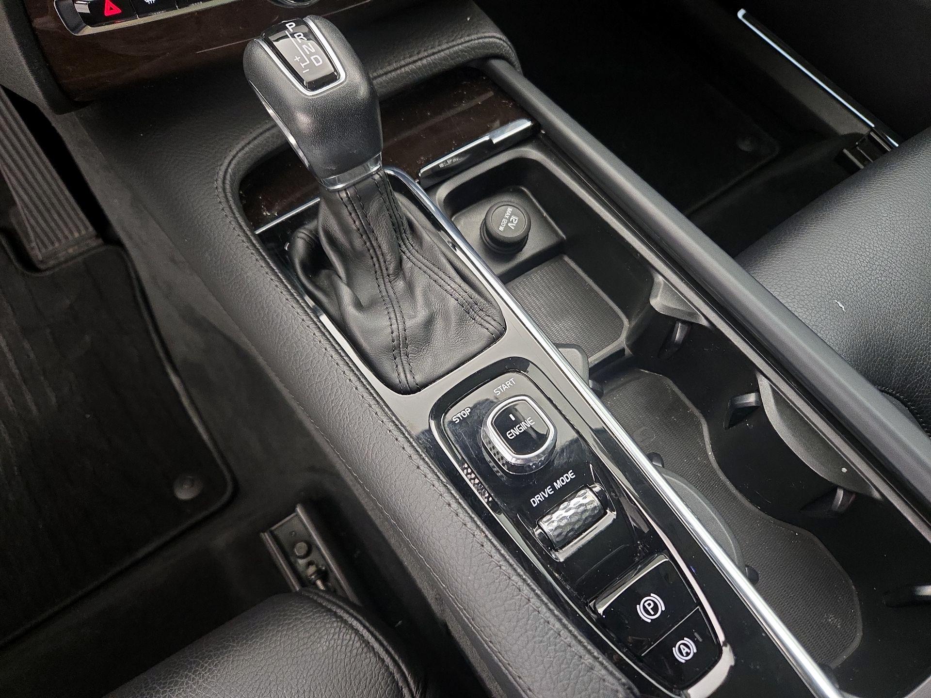 Thumbnail: 2016 Volvo XC90 - 17