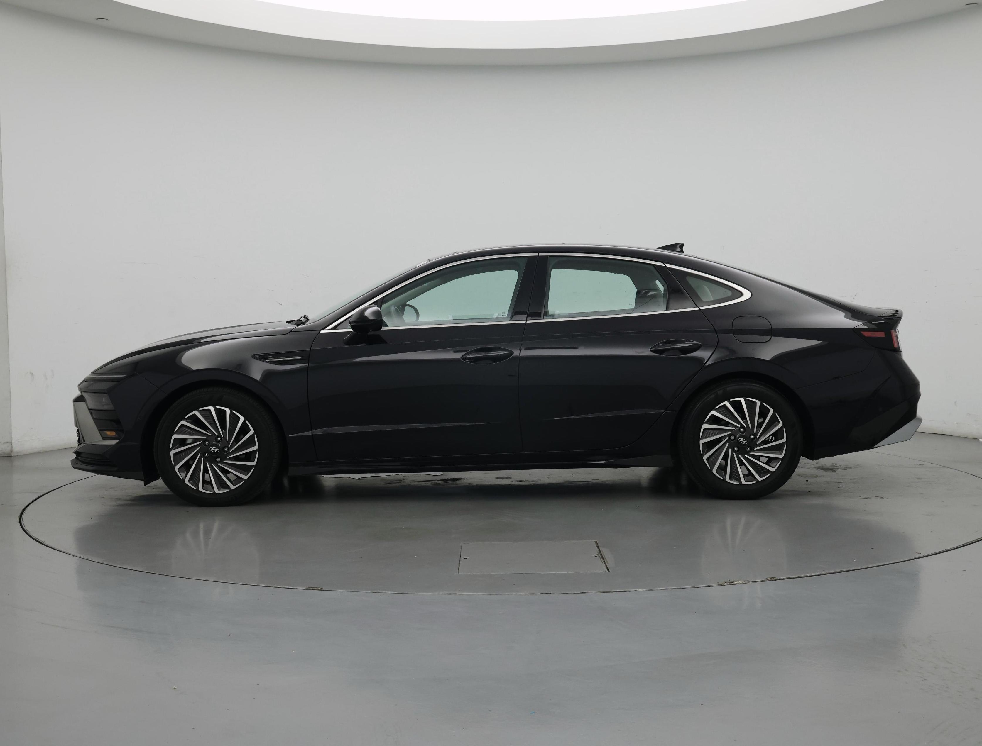 Thumbnail: 2024 Hyundai Sonata - 3