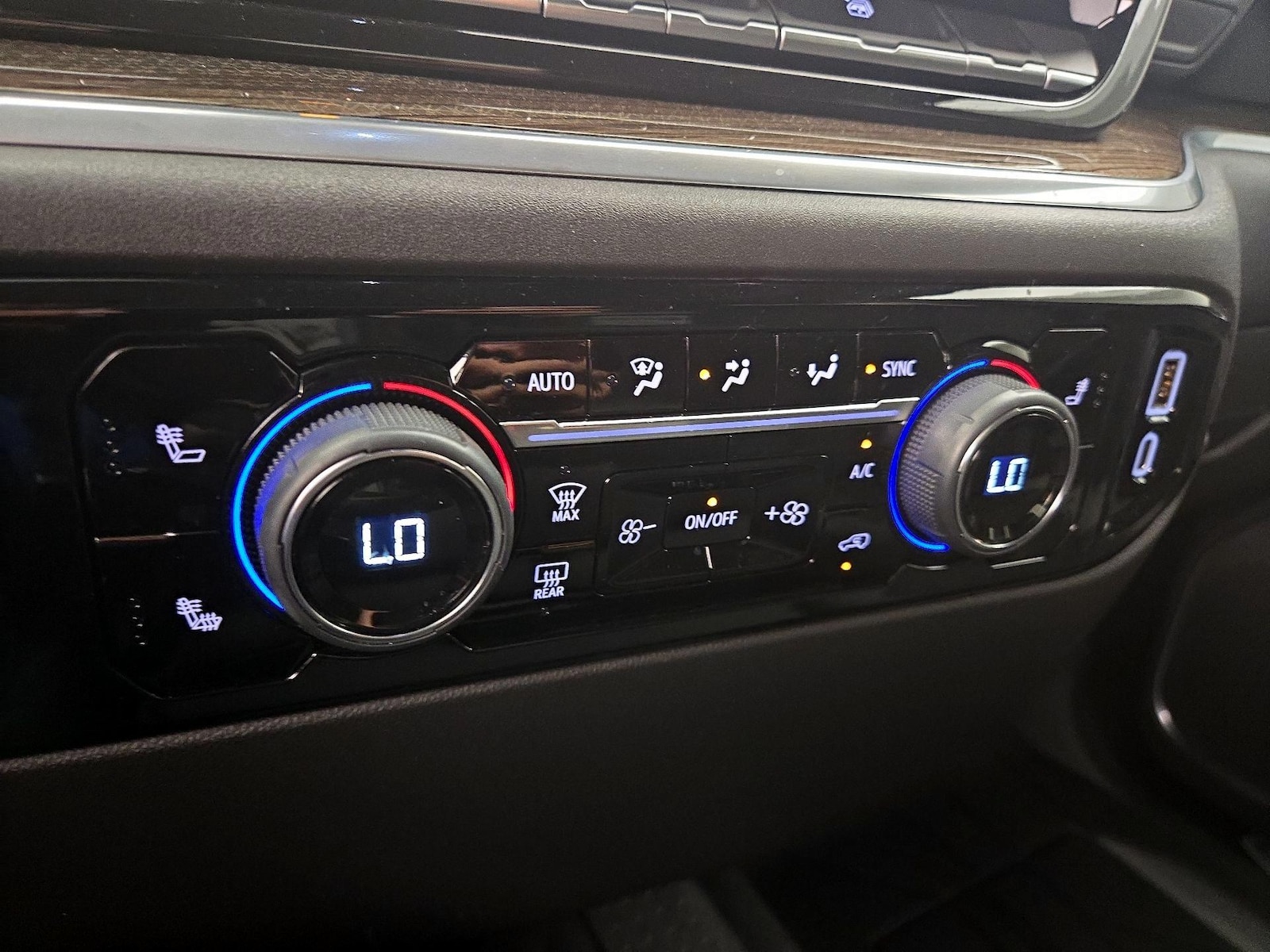 2026 Chevrolet Silverado 1500 LT - Photo 17