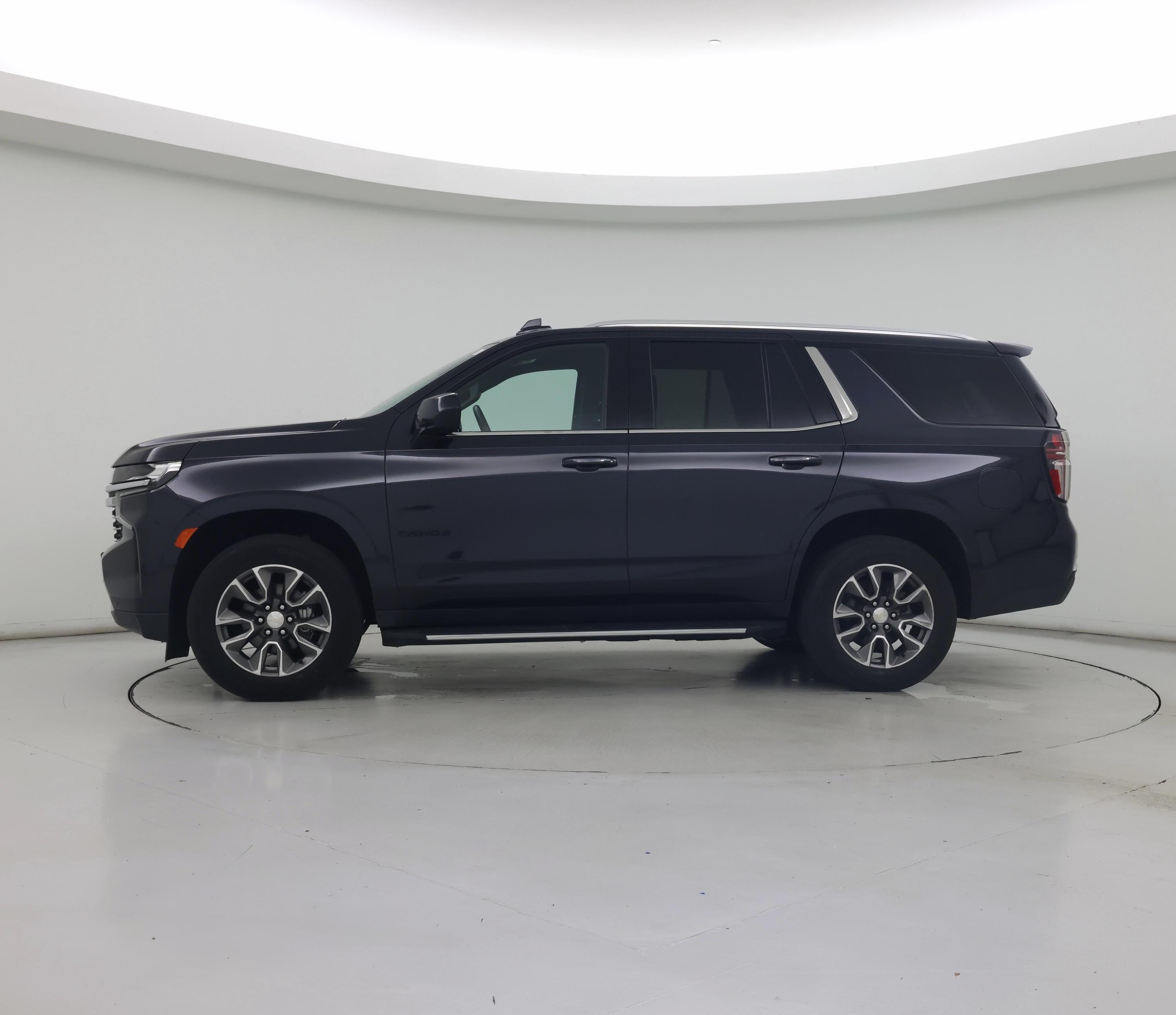 Thumbnail: 2023 Chevrolet Tahoe - 3