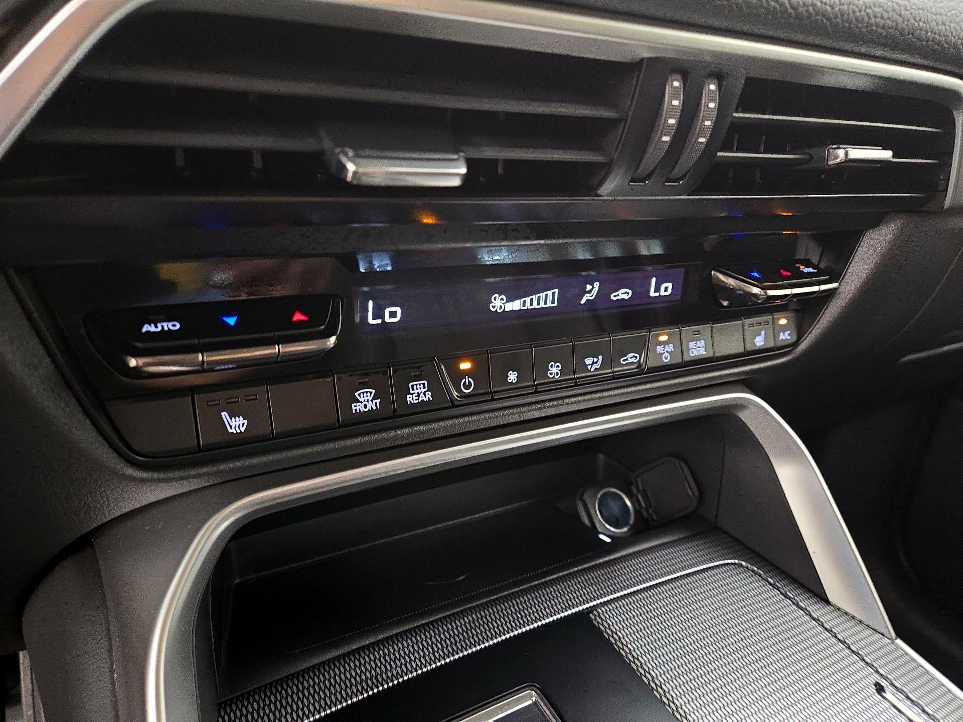 Thumbnail: 2025 Mazda CX-90 - 16