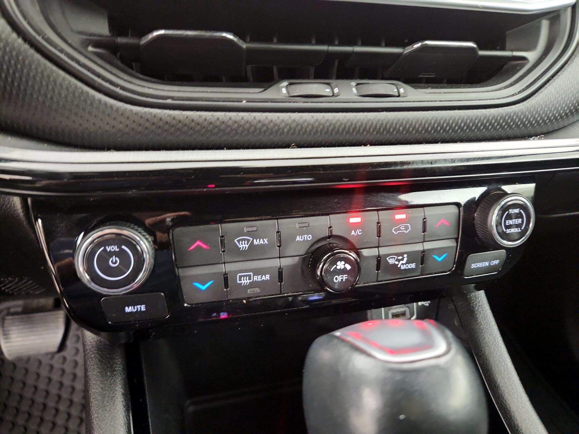 Thumbnail: 2023 Jeep Compass - 16