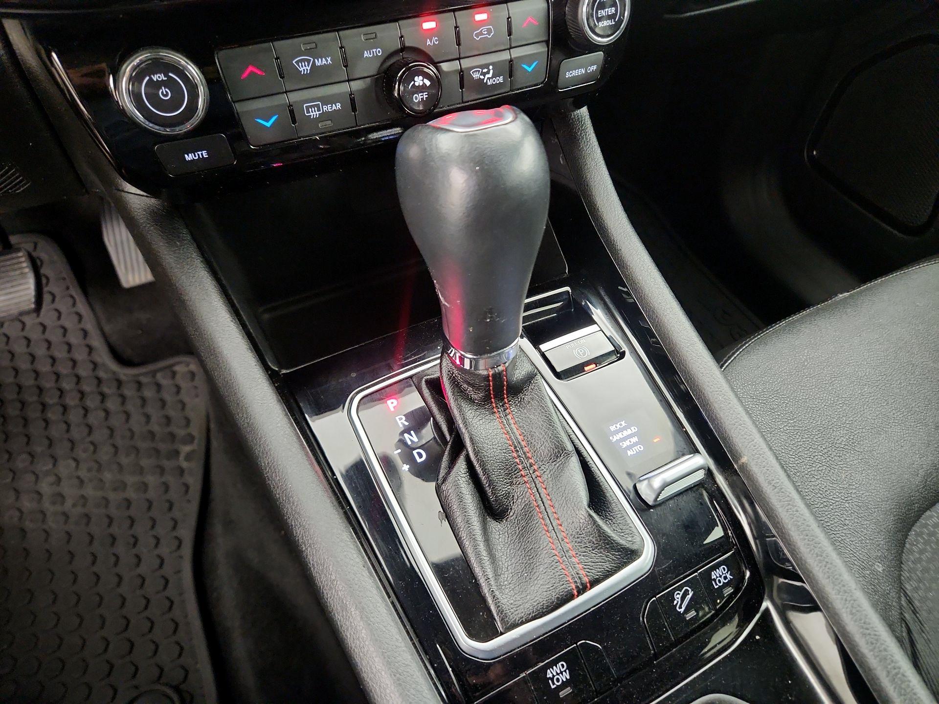 Thumbnail: 2023 Jeep Compass - 17