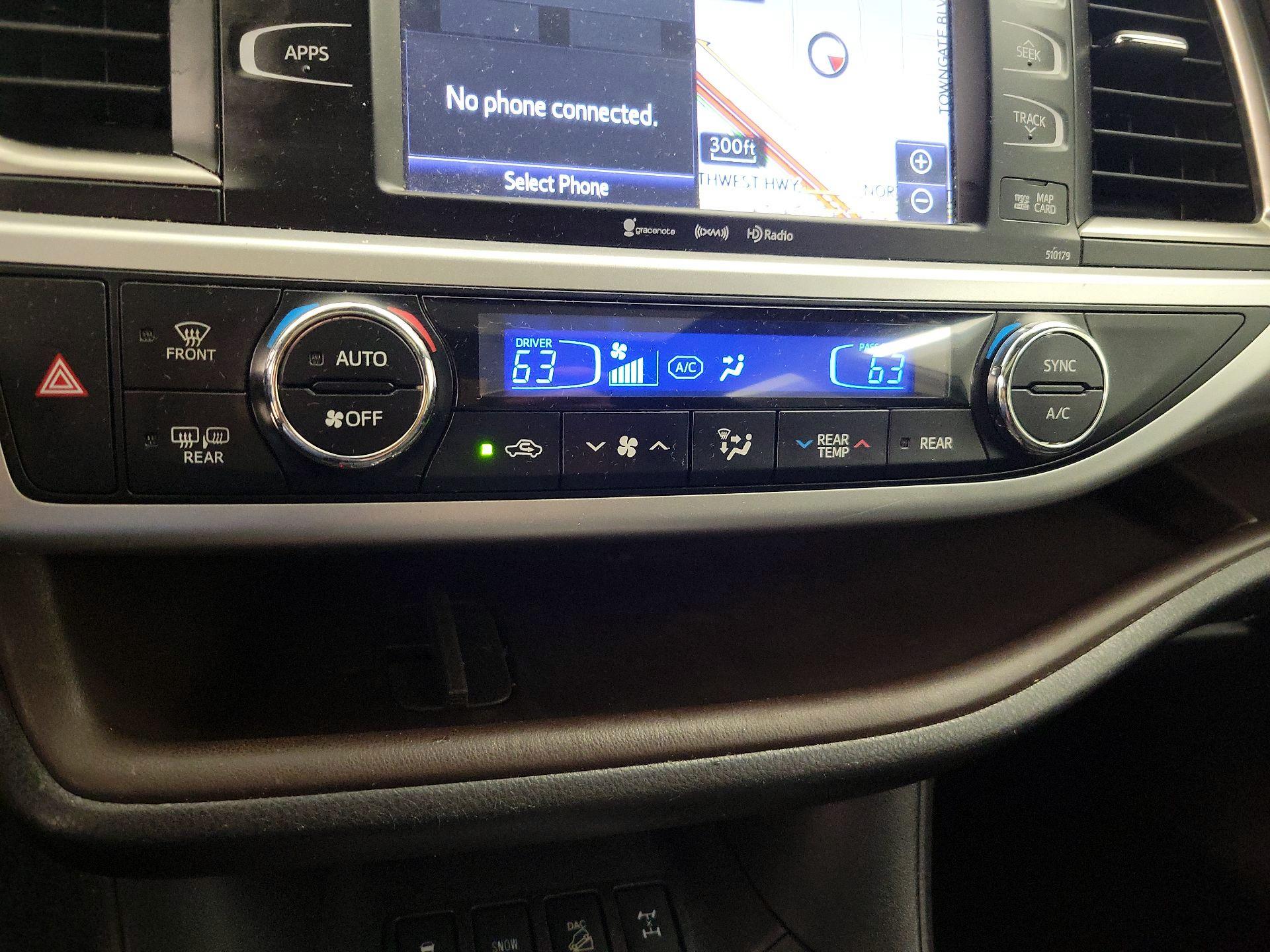 Thumbnail: 2018 Toyota Highlander - 17